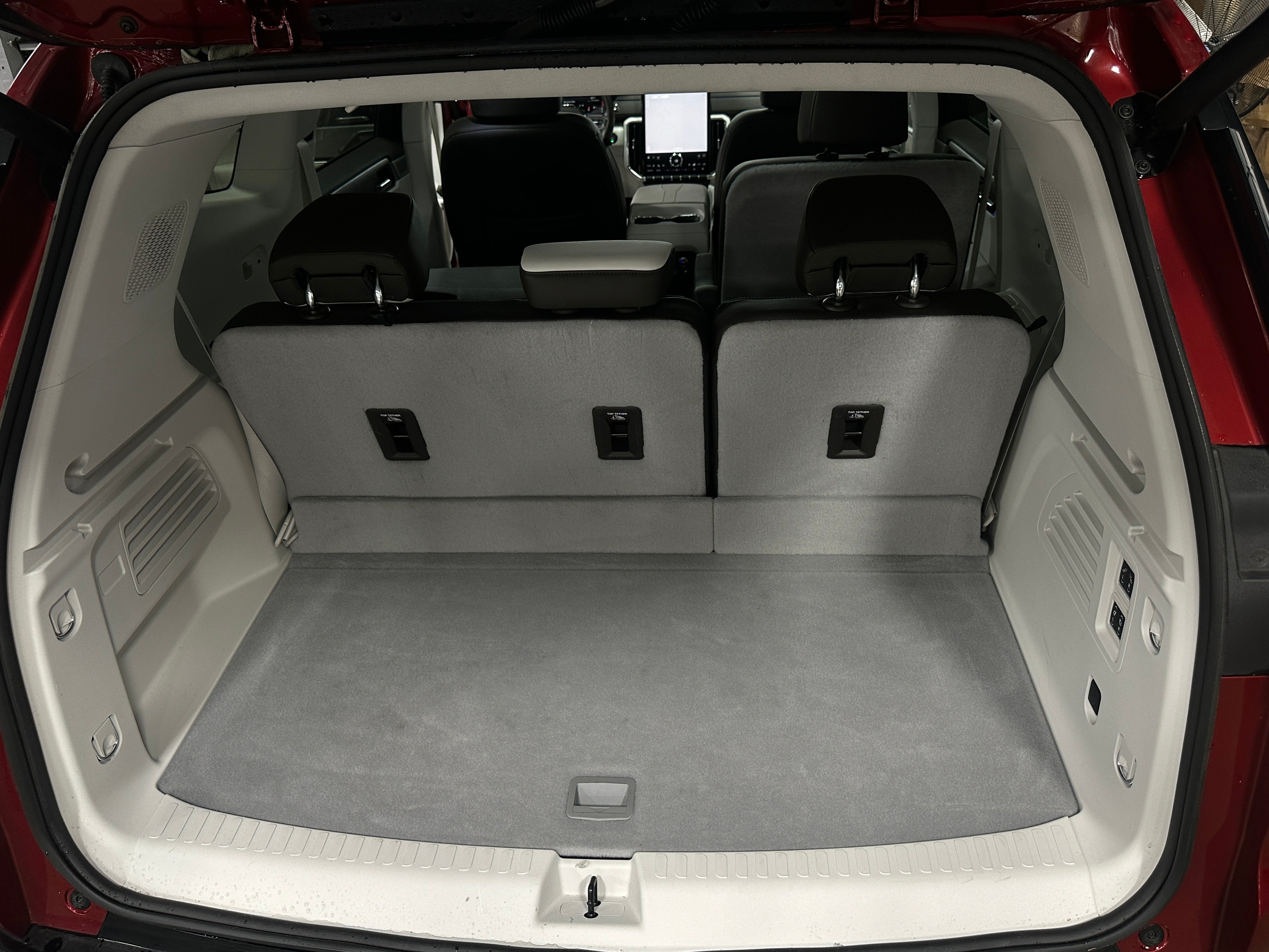 2025 GMC Acadia Denali - Photo 13