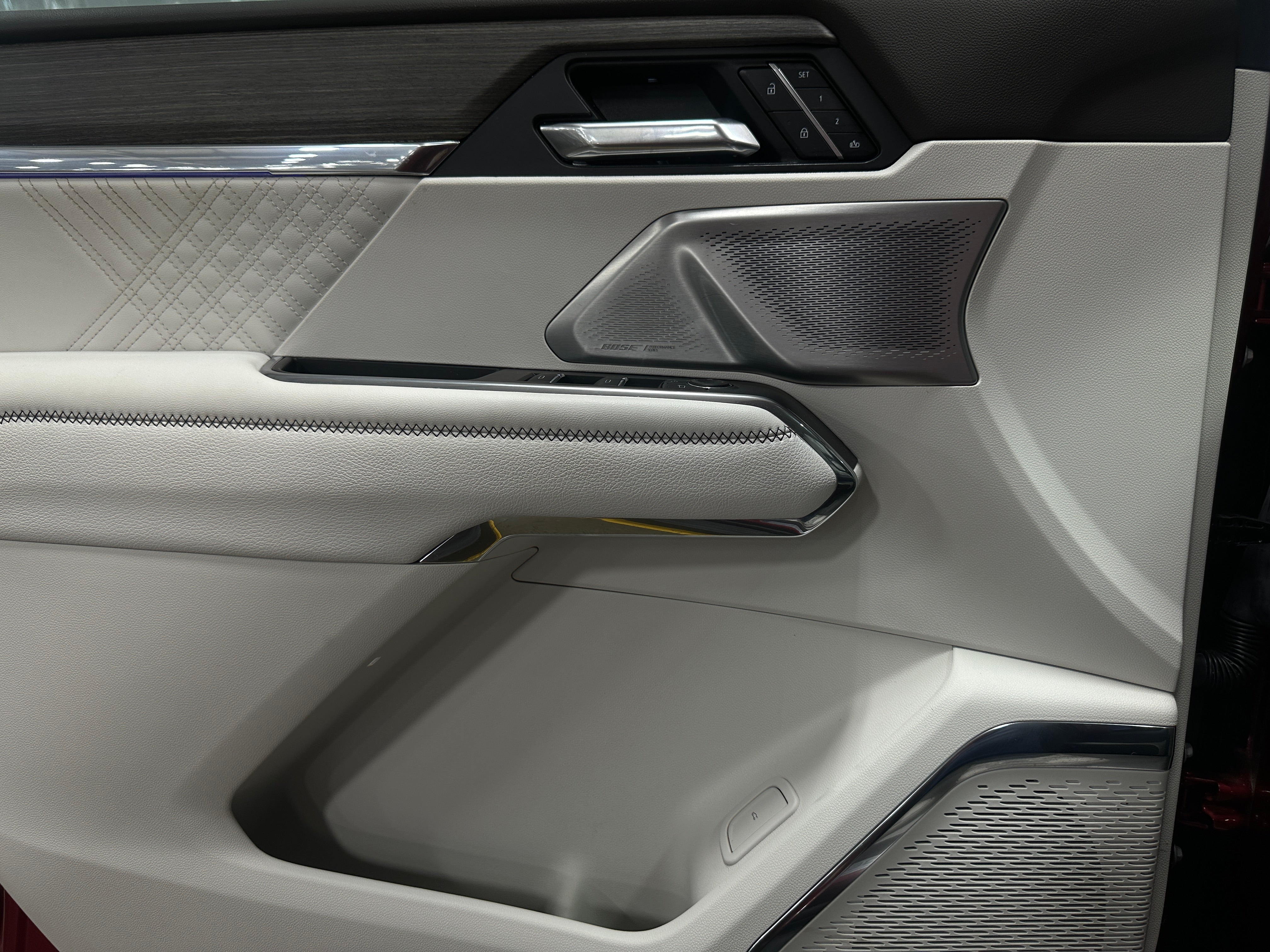 2025 GMC Acadia Denali - Photo 6