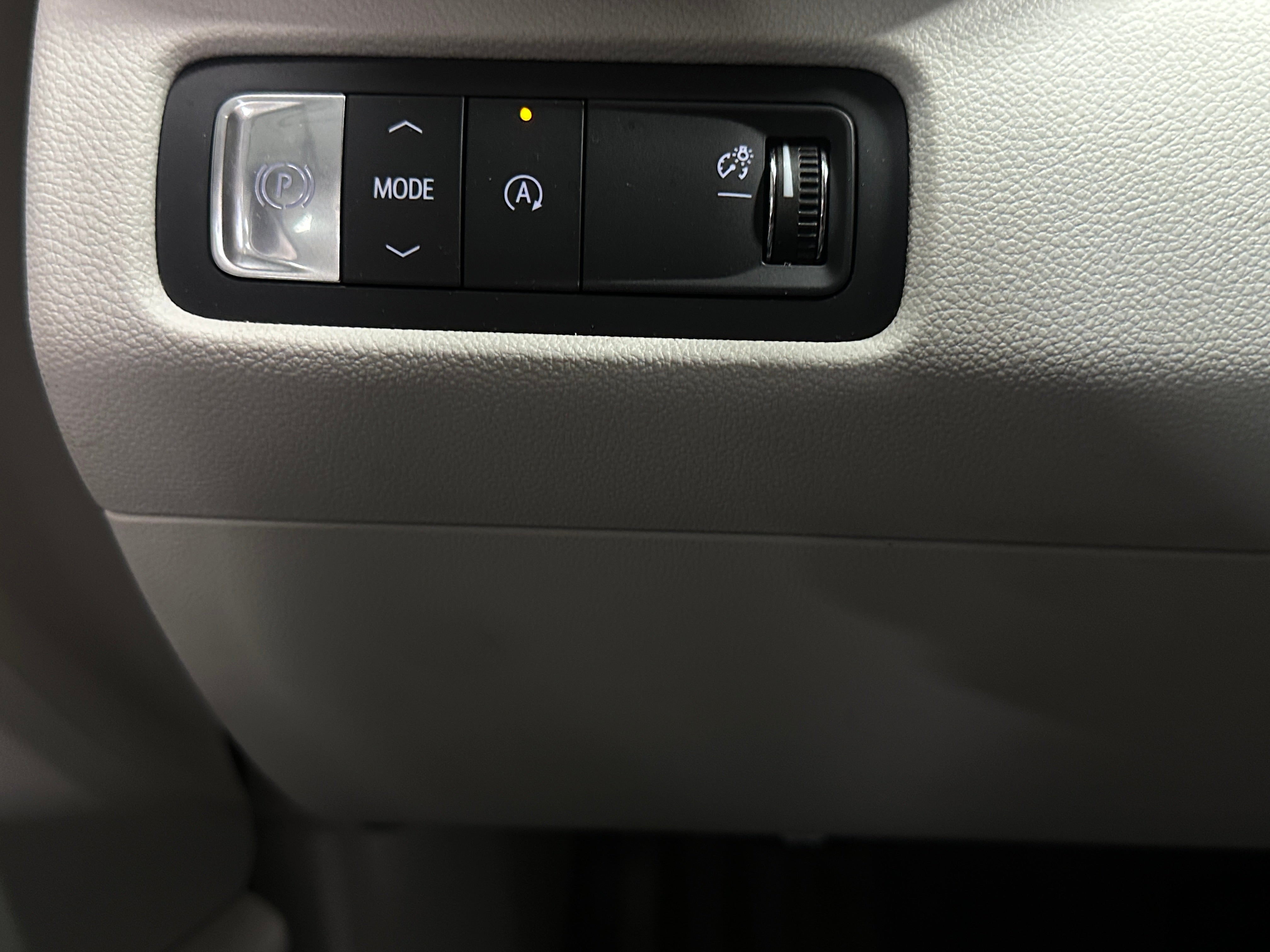 2025 GMC Acadia Denali - Photo 15