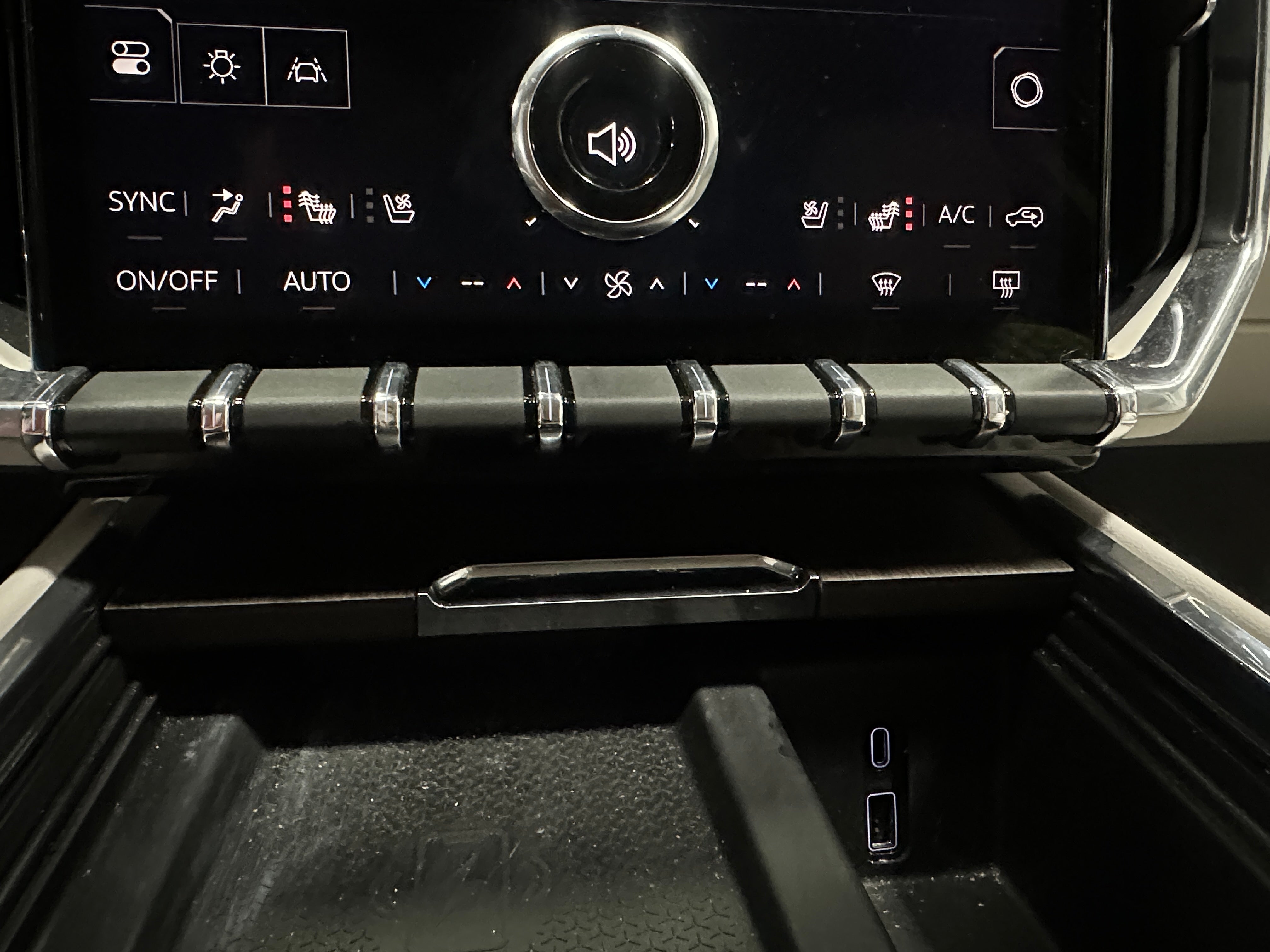 2025 GMC Acadia Denali - Photo 21