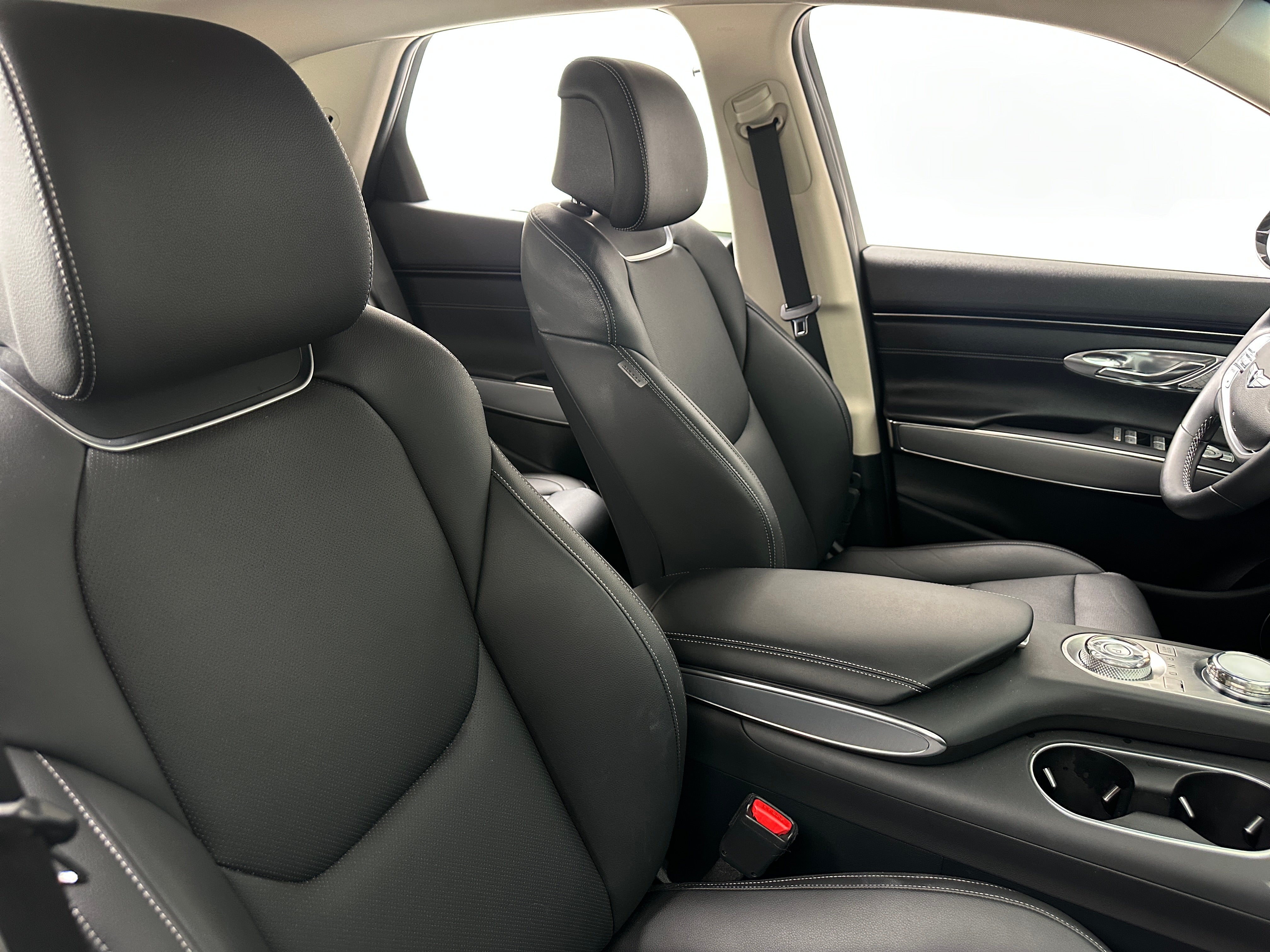 2025 GENESIS GV70