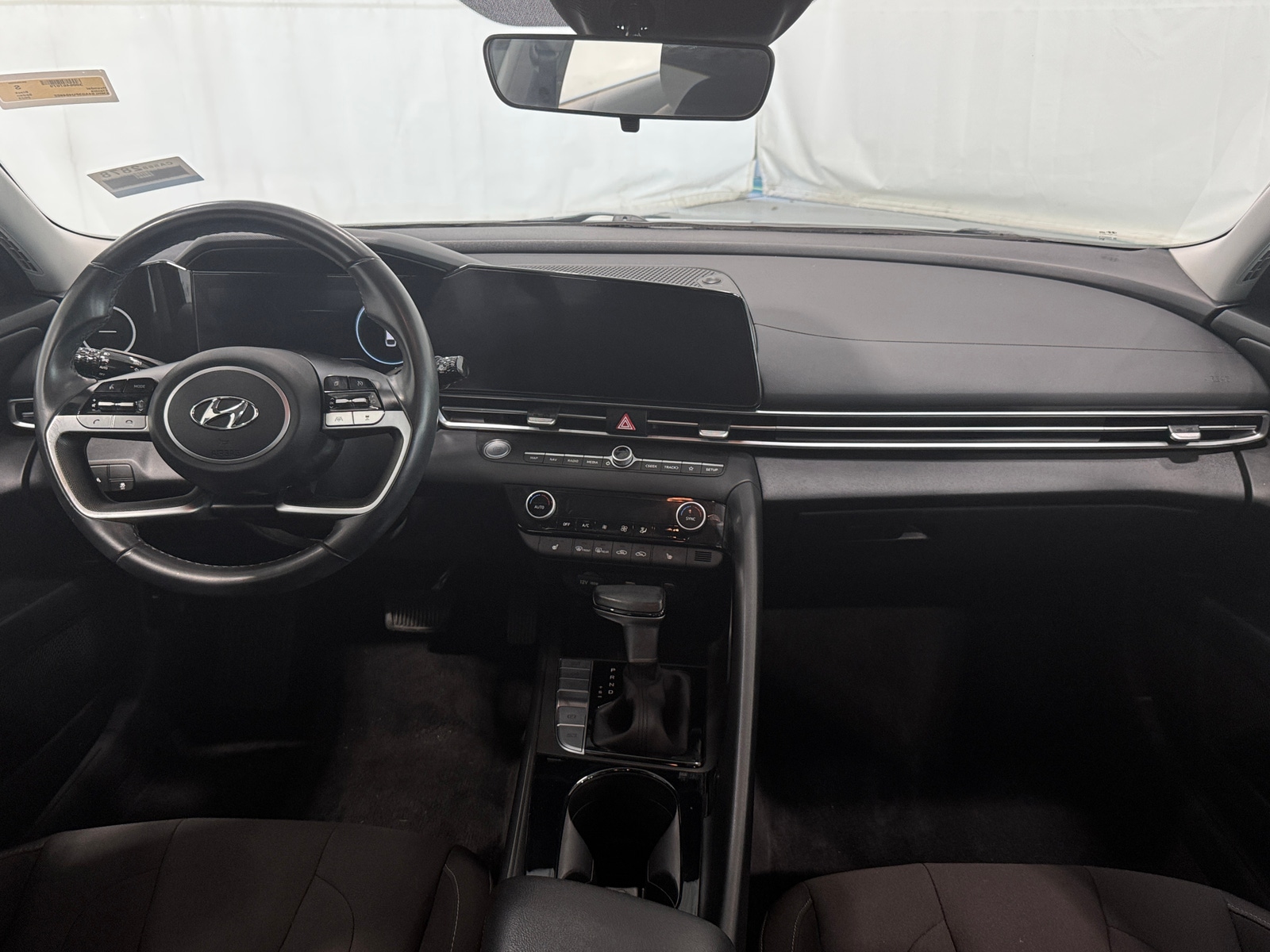 Thumbnail: 2023 Hyundai Elantra - 3