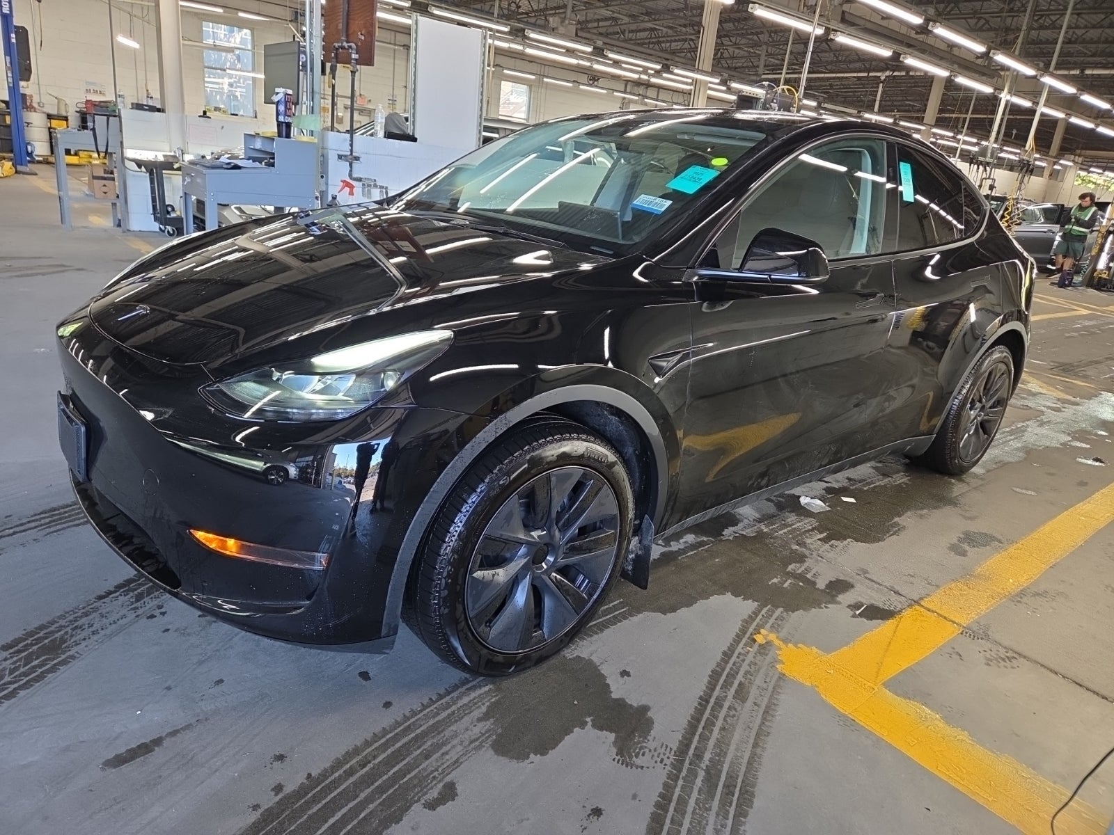 2025 Tesla Model Y Model Y