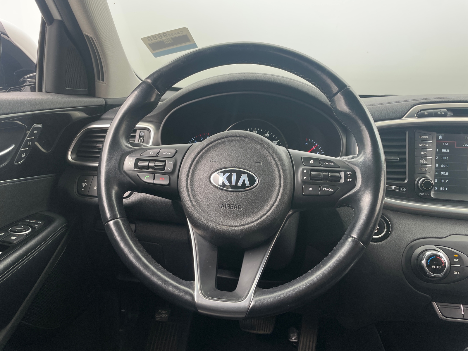 Thumbnail: 2017 Kia Sorento - 4
