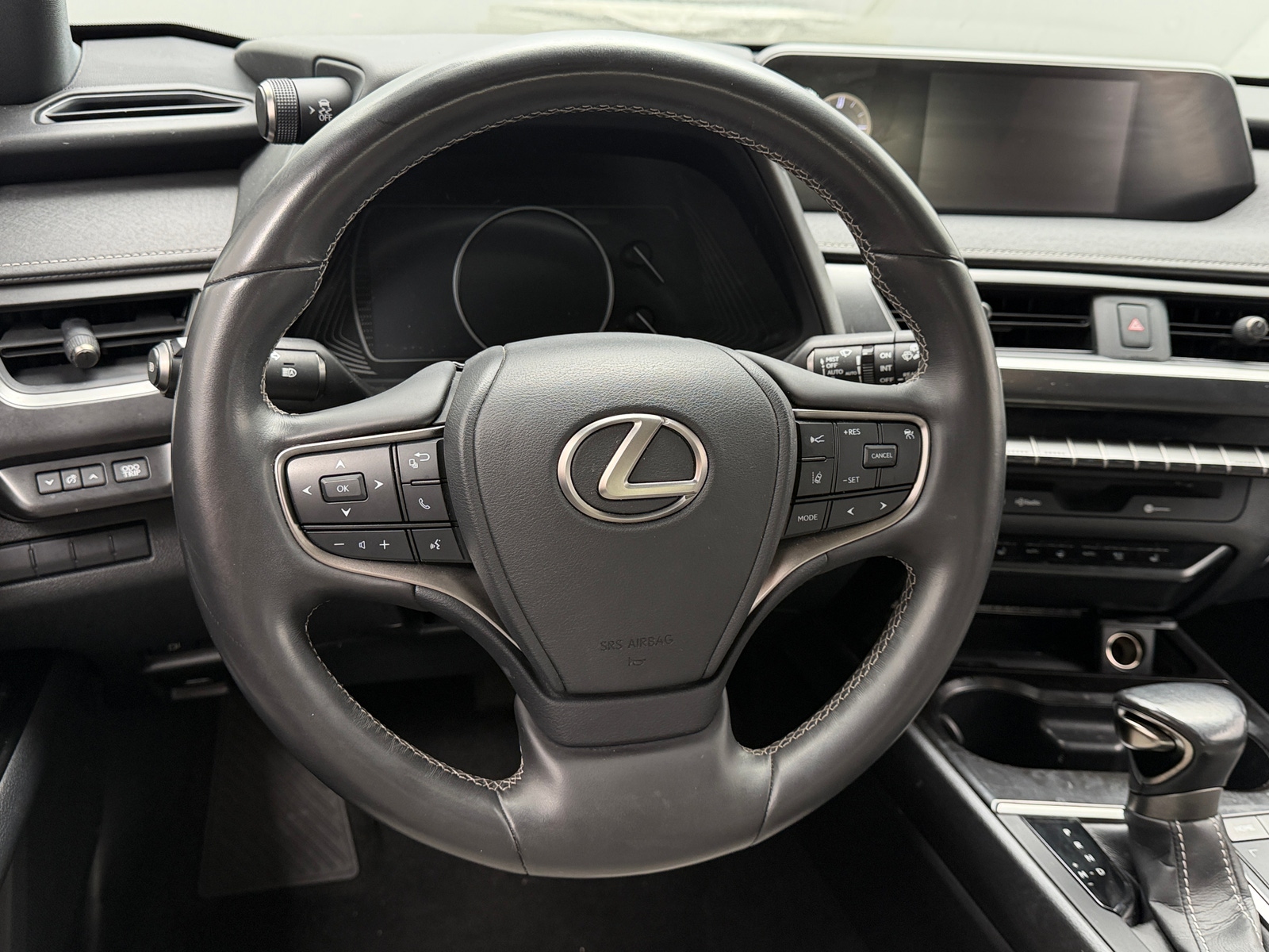 Thumbnail: 2022 Lexus UX - 5