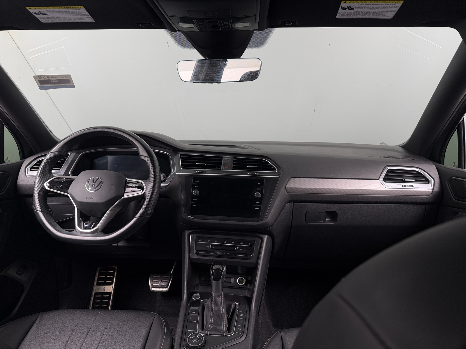 Thumbnail: 2022 Volkswagen Tiguan - 3