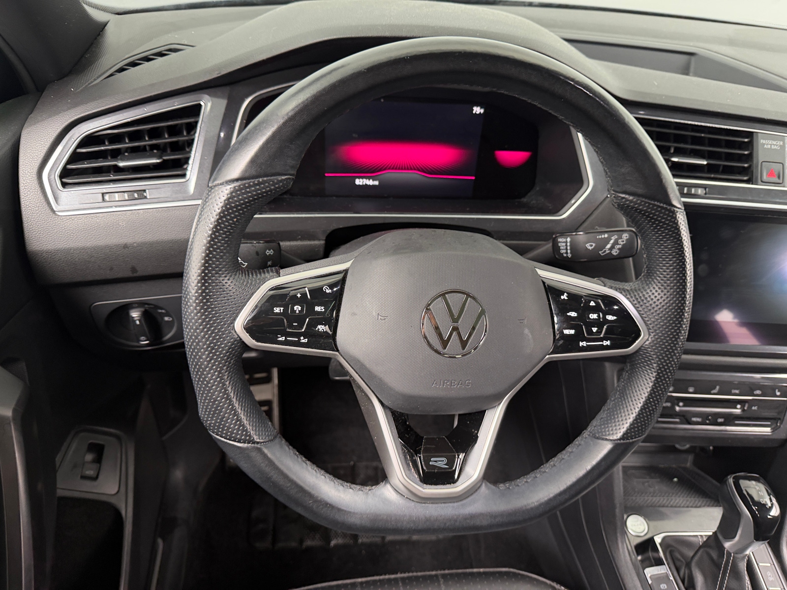 Thumbnail: 2022 Volkswagen Tiguan - 5