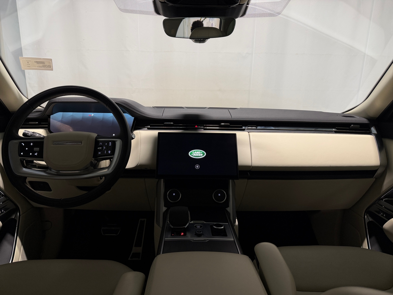 Thumbnail: 2023 Land Rover Range Rover - 2