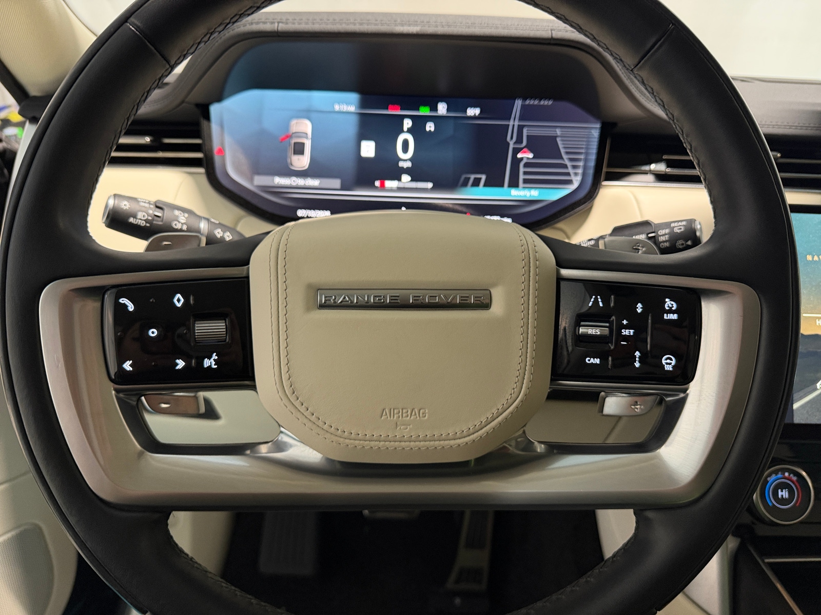 Thumbnail: 2023 Land Rover Range Rover - 4