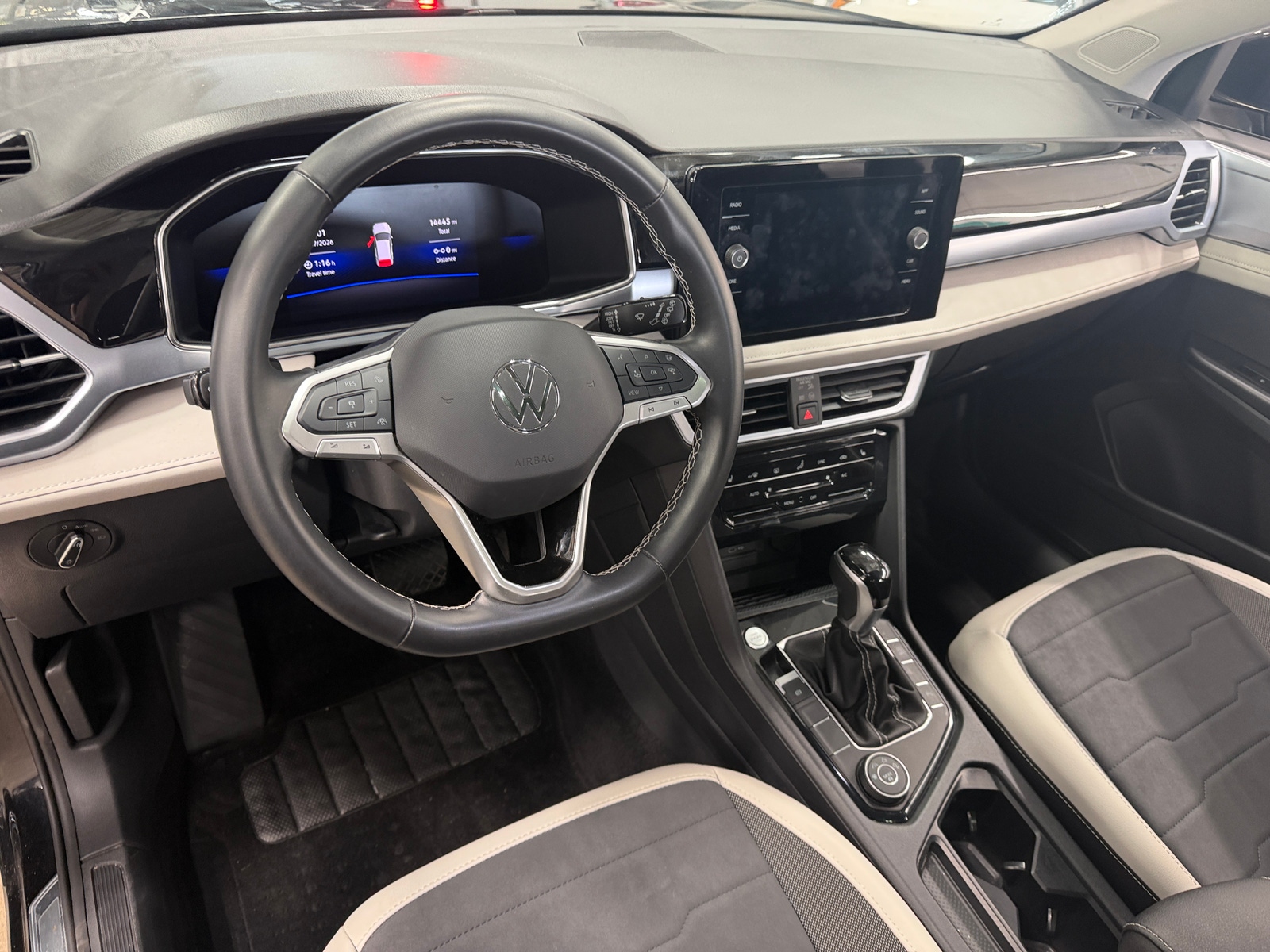Thumbnail: 2025 Volkswagen Taos - 2