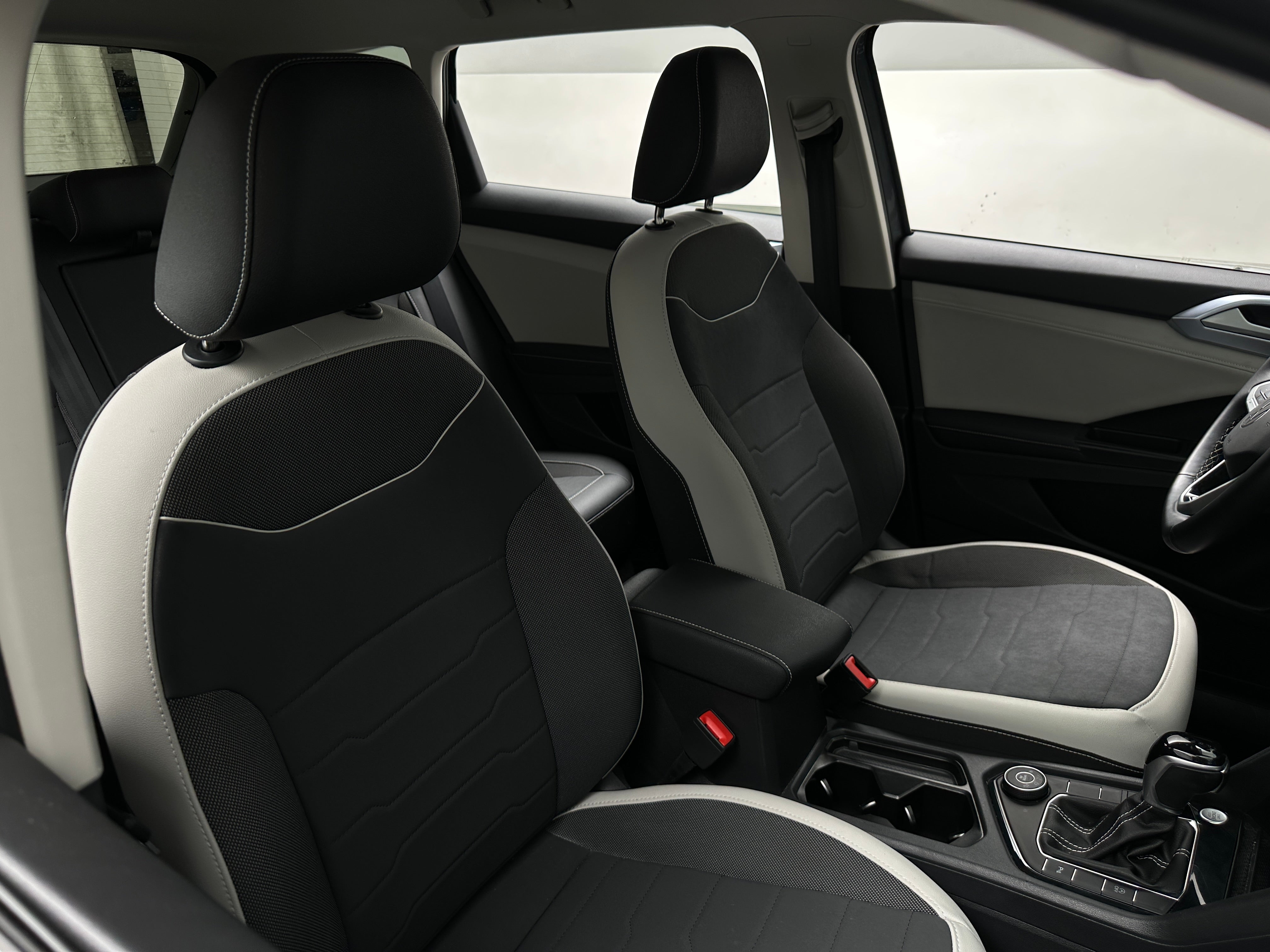 2025 Volkswagen Taos