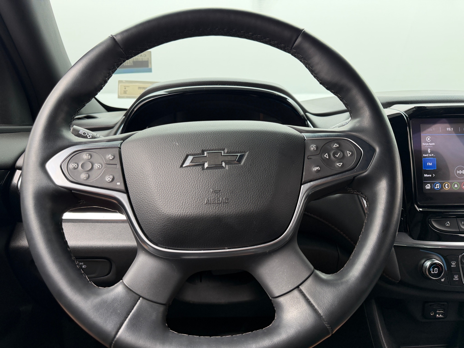 Thumbnail: 2023 Chevrolet Traverse - 4