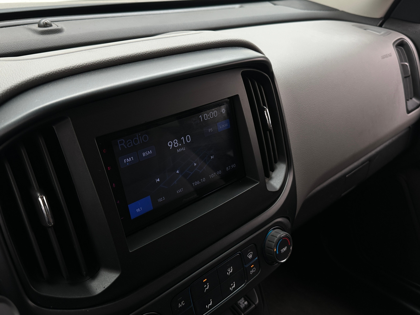 Thumbnail: 2016 Chevrolet Colorado - 3