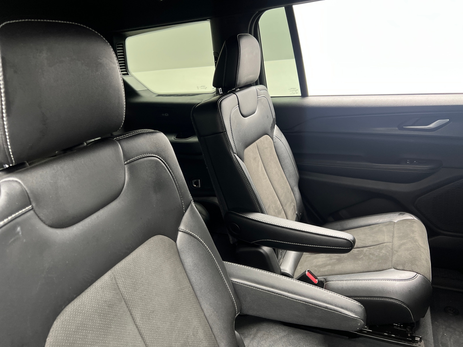 Thumbnail: 2023 Jeep Grand Cherokee L - 5