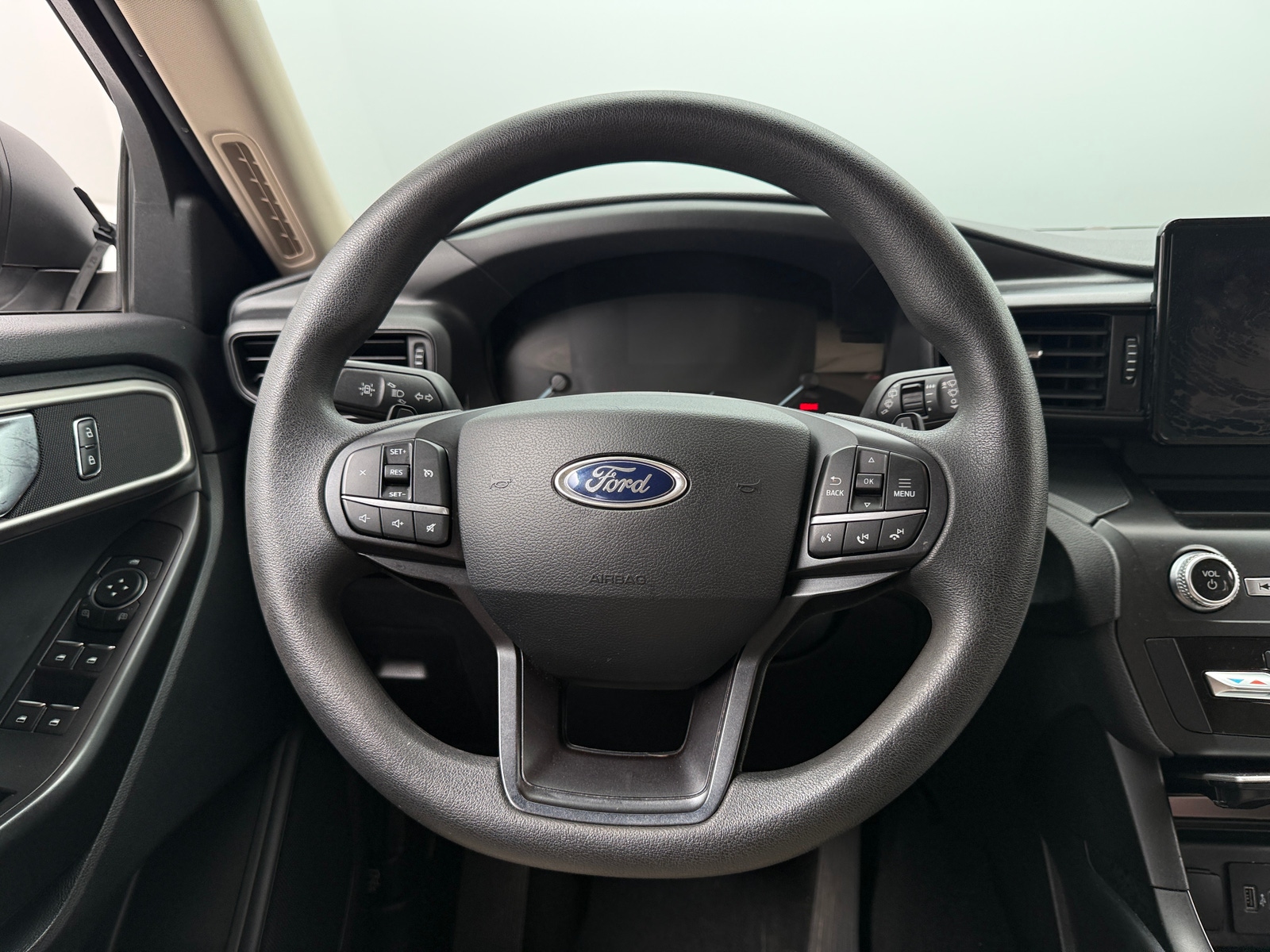 Thumbnail: 2020 Ford Explorer - 5