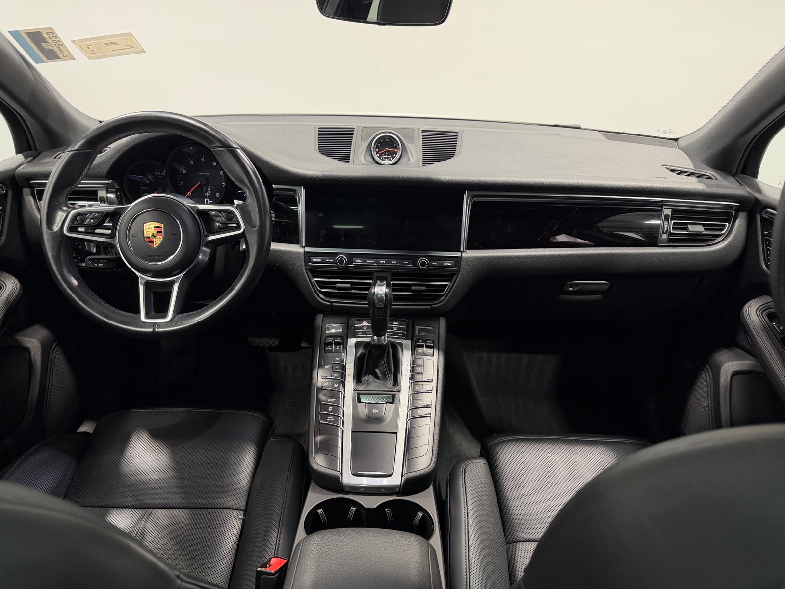 Thumbnail: 2021 Porsche Macan - 2