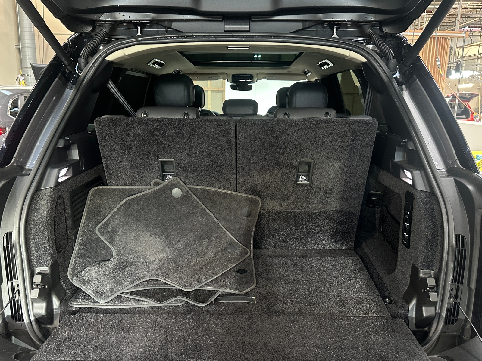 Thumbnail: 2024 Land Rover Range Rover - 6