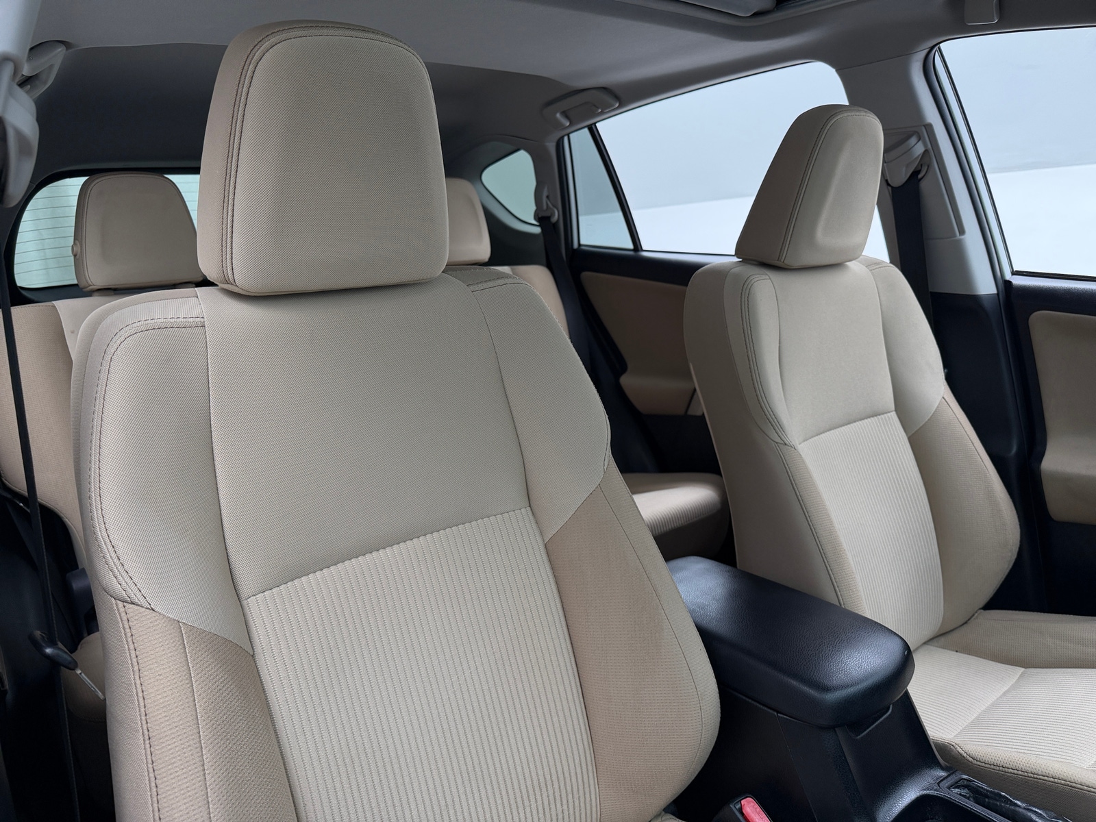 Thumbnail: 2015 Toyota RAV4 - 2
