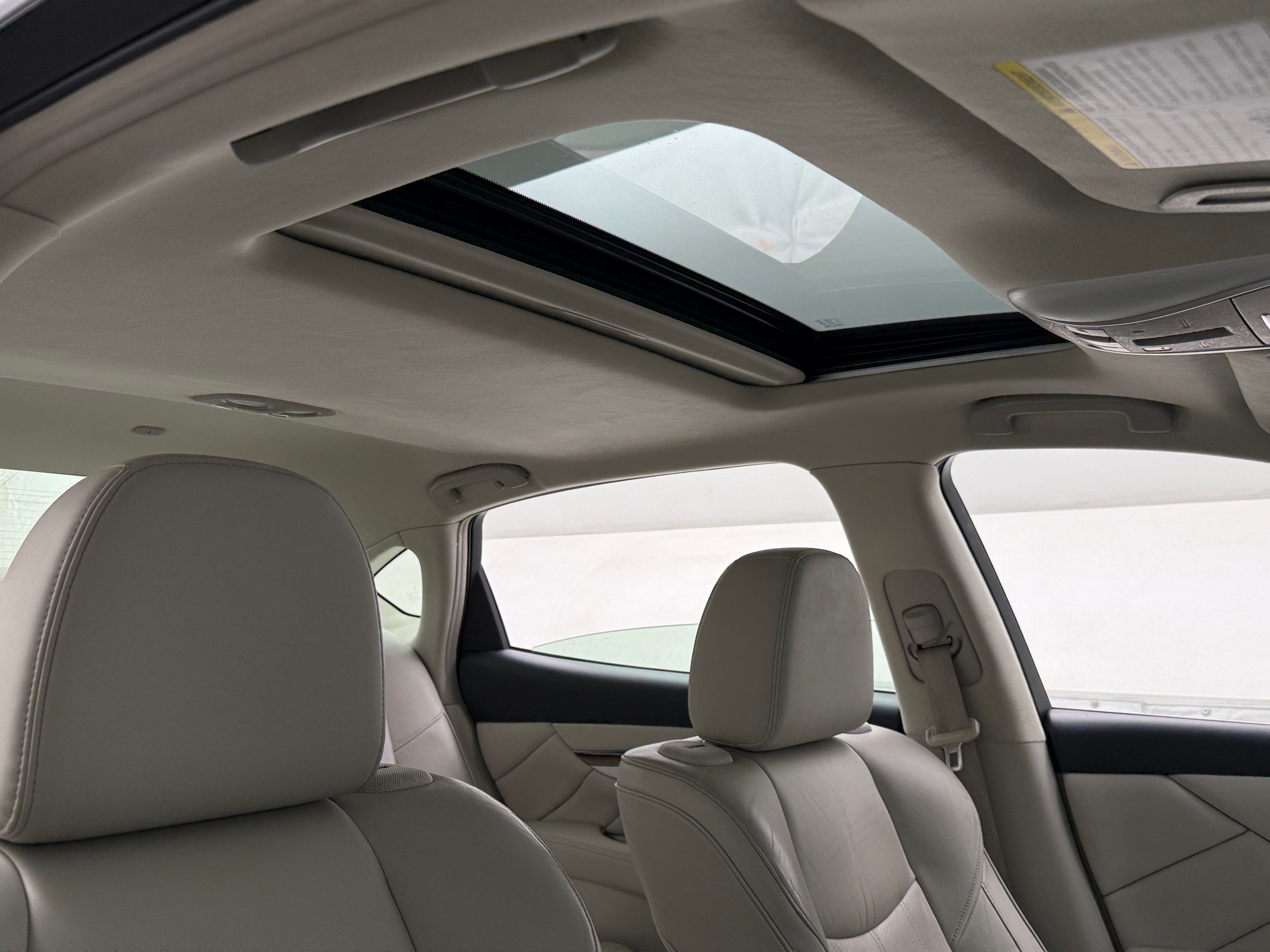 2015 INFINITI Q70L 3.7