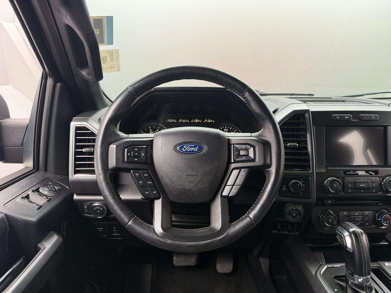 Thumbnail: 2018 Ford Econoline - 5