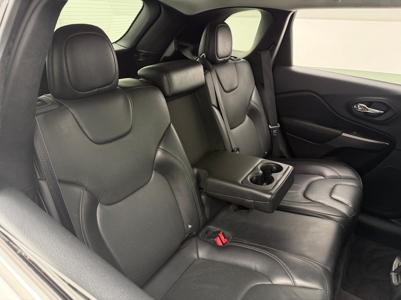 Thumbnail: 2019 Jeep Cherokee - 5
