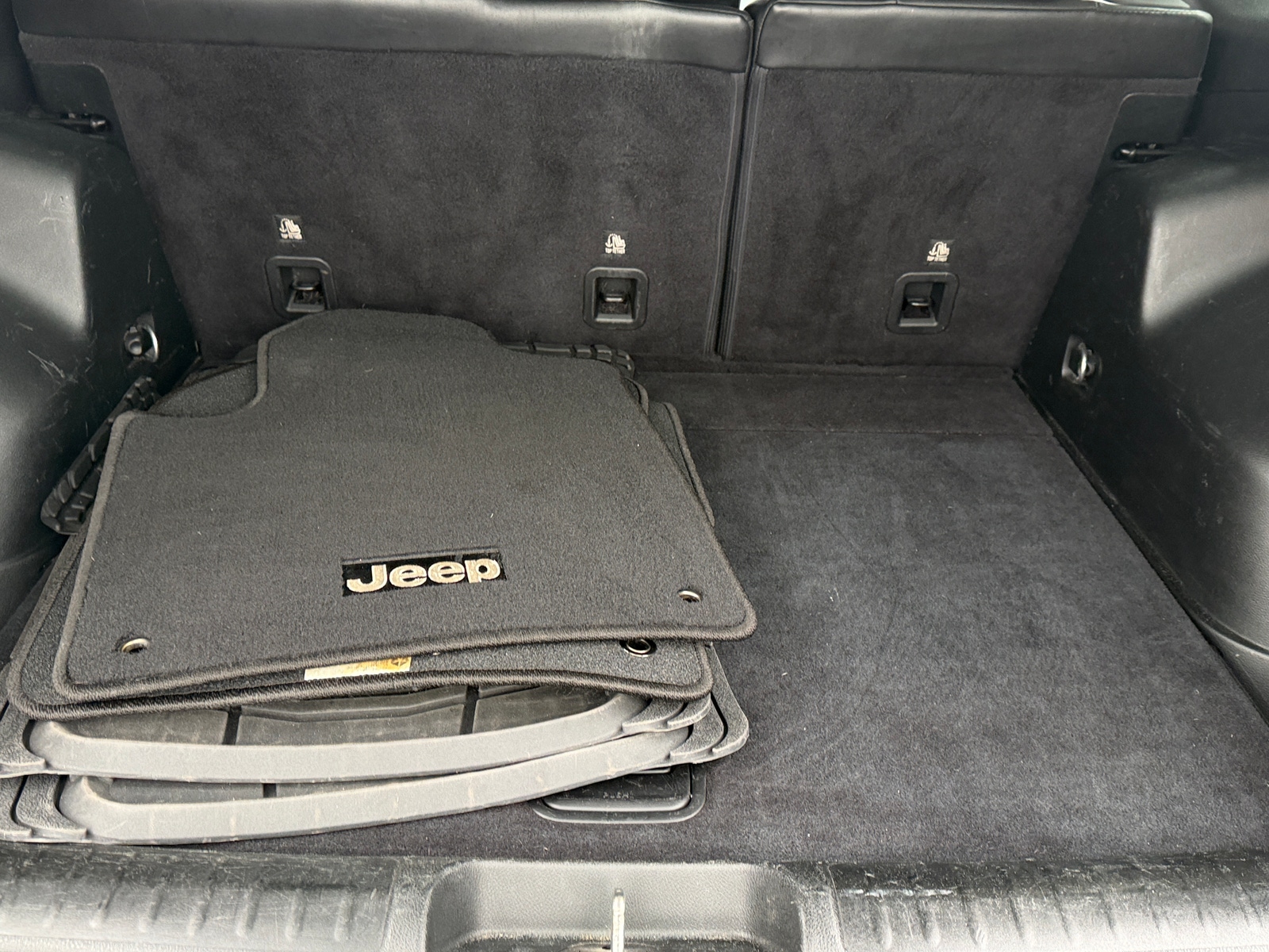 Thumbnail: 2019 Jeep Cherokee - 6