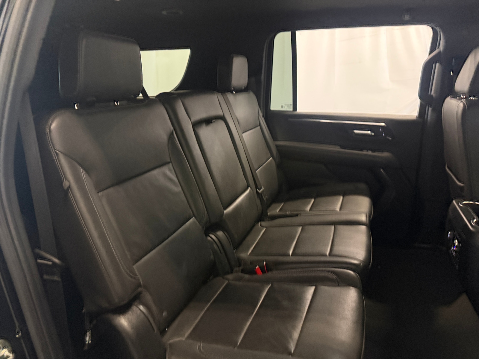 Thumbnail: 2025 Chevrolet Suburban - 5
