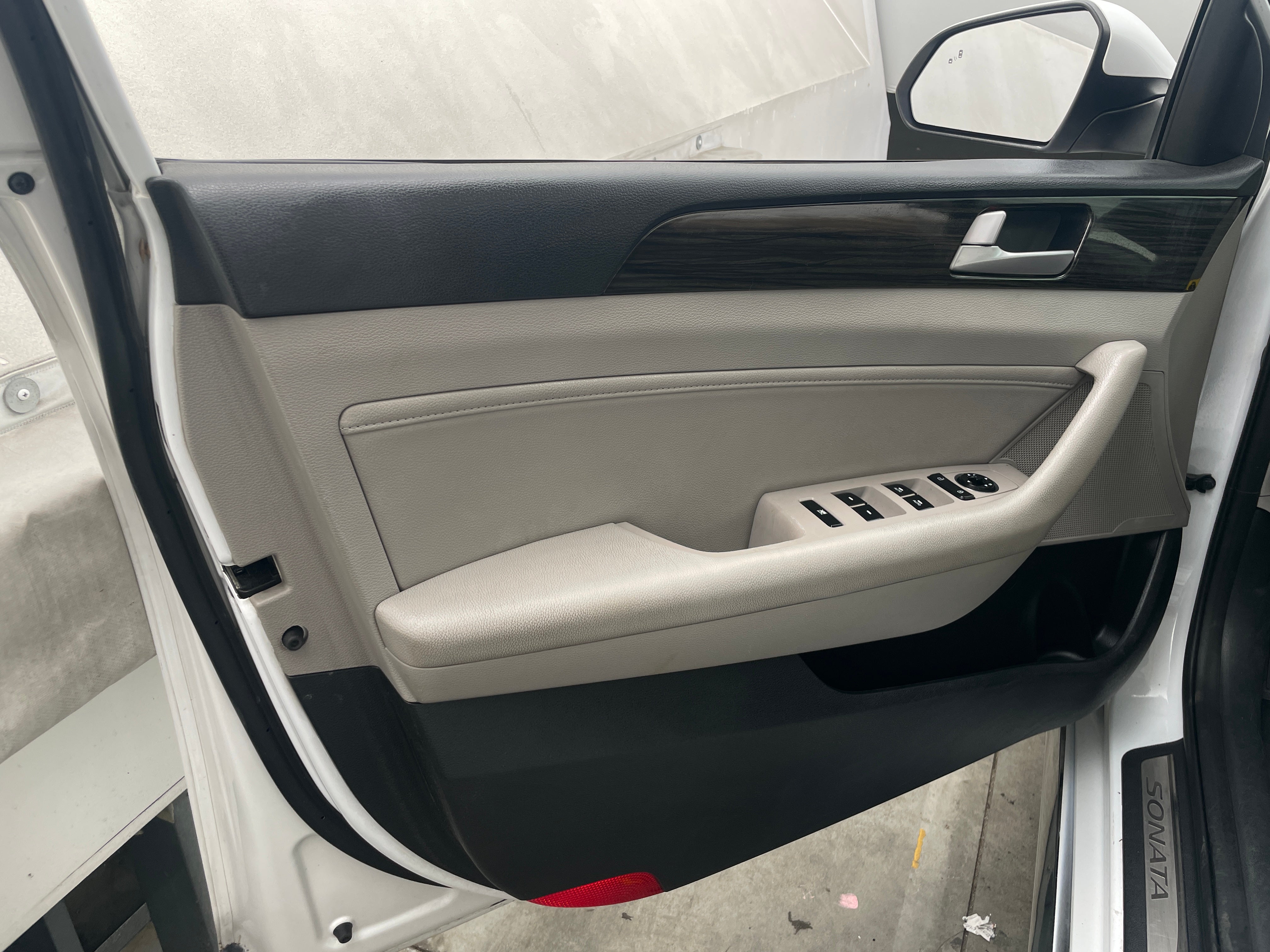 Used 2017 Hyundai Sonata Limited with VIN 5NPE34AF6HH470068 for sale in Pewaukee, WI