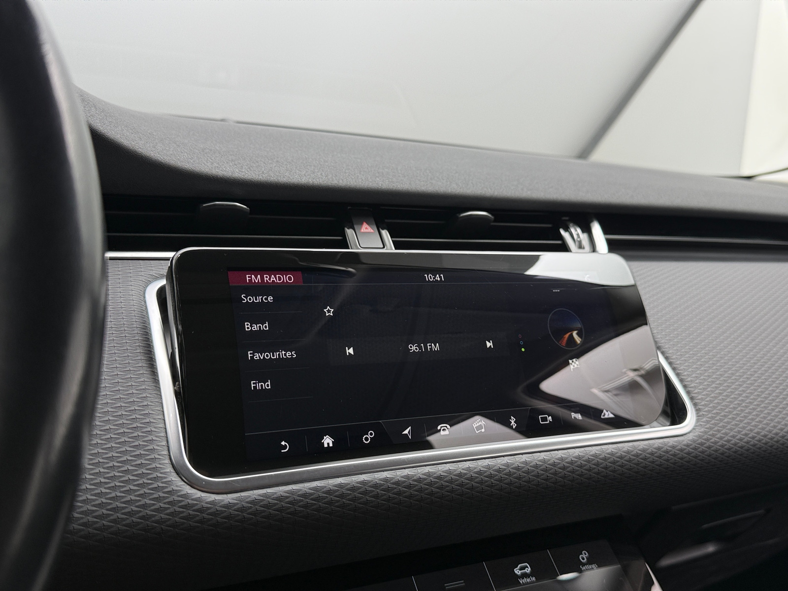 Thumbnail: 2020 Land Rover Range Rover Evoque - 3