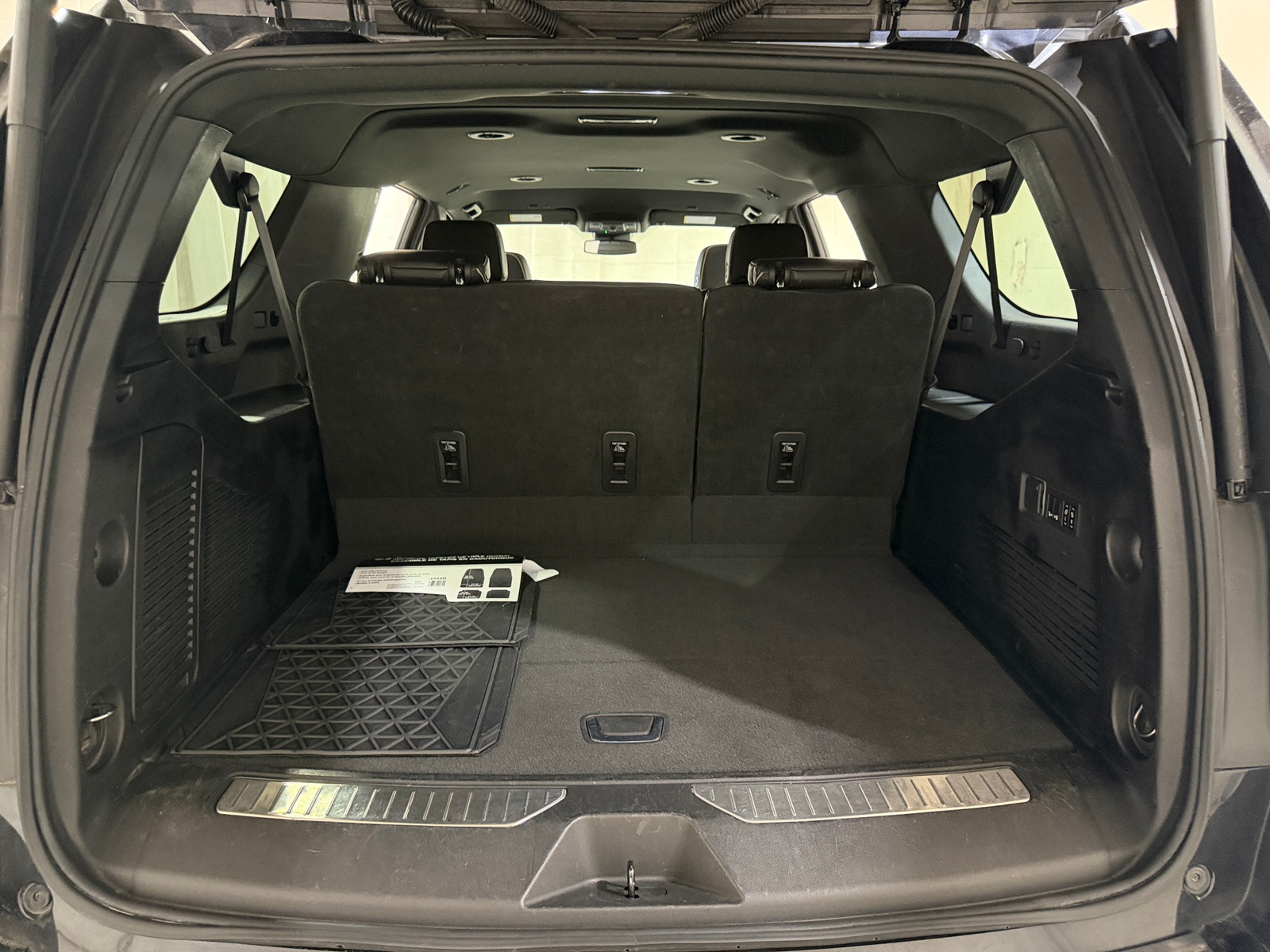 Thumbnail: 2023 Chevrolet Suburban - 6