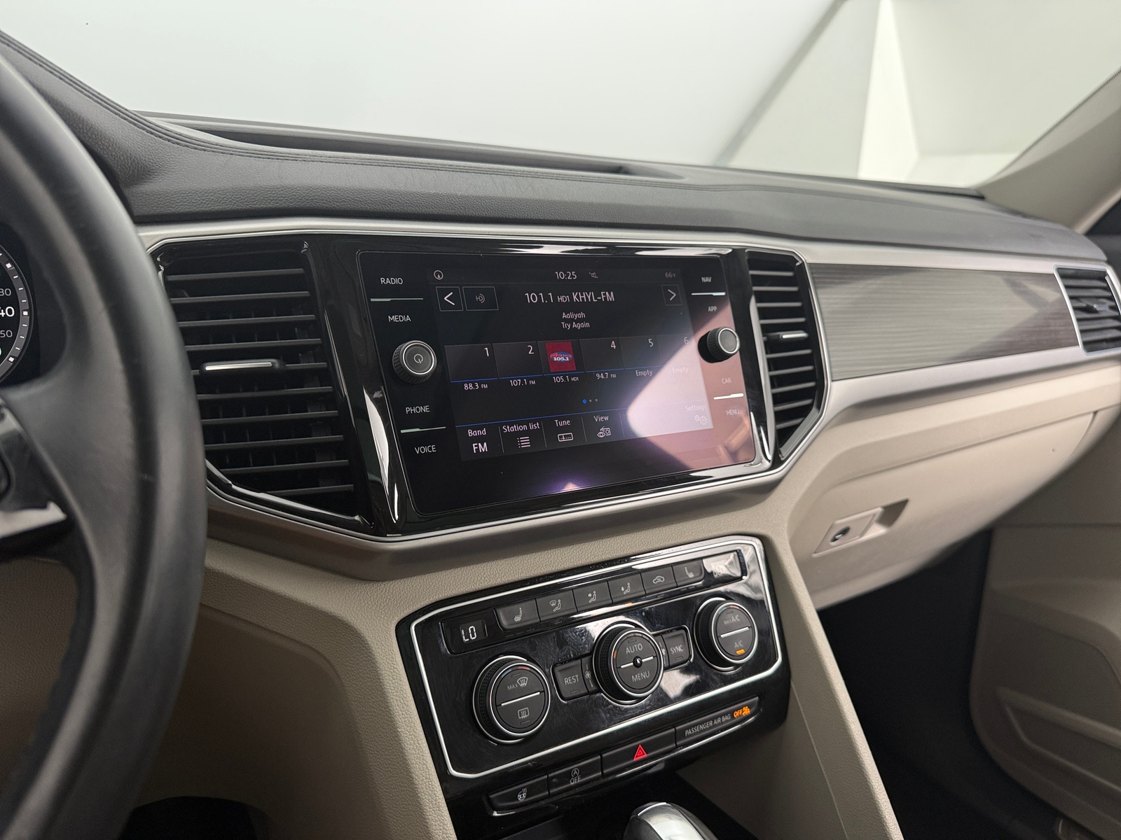 Thumbnail: 2019 Volkswagen Atlas - 3
