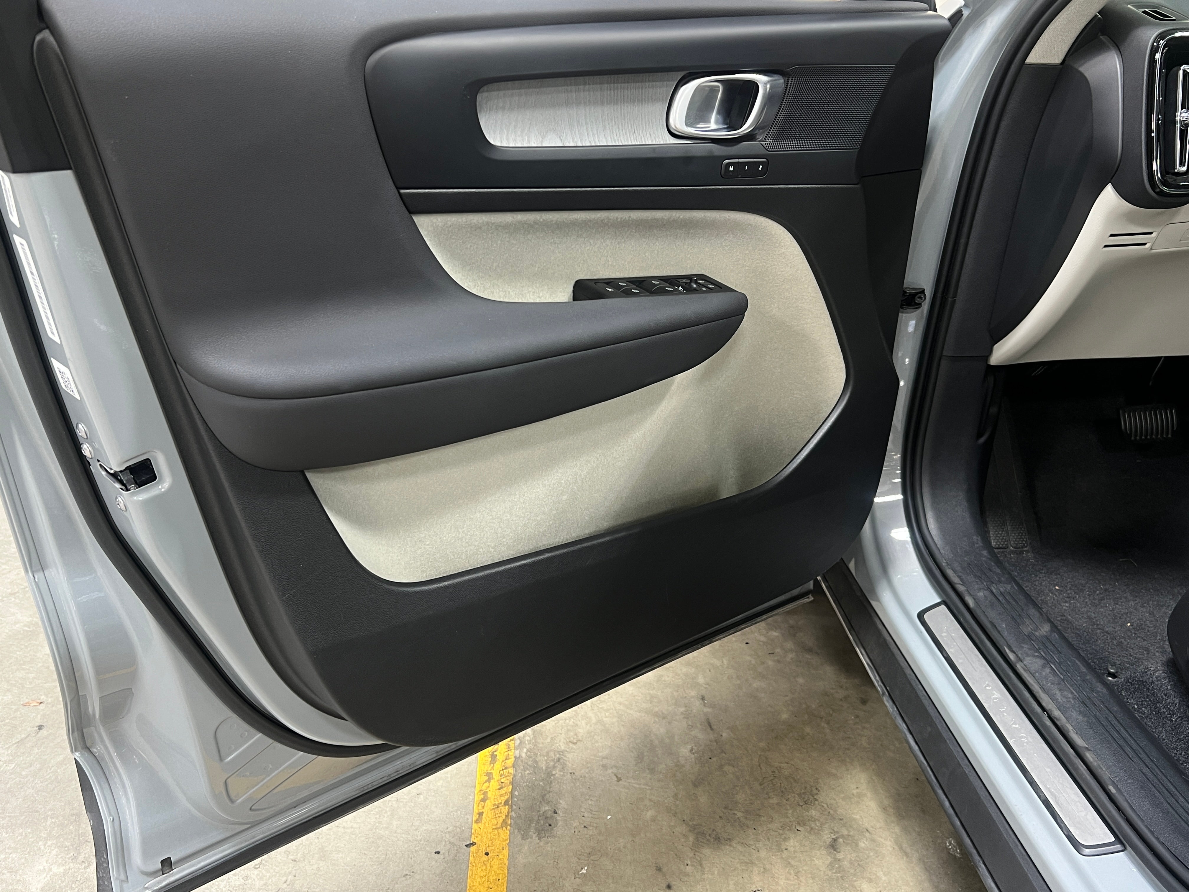 2026 Volvo XC40 Plus