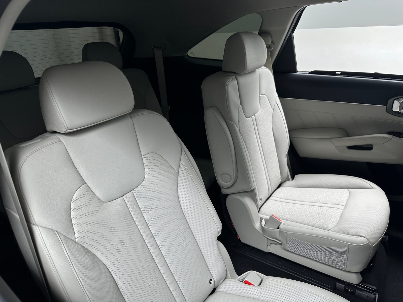 Thumbnail: 2023 Kia Sorento - 5