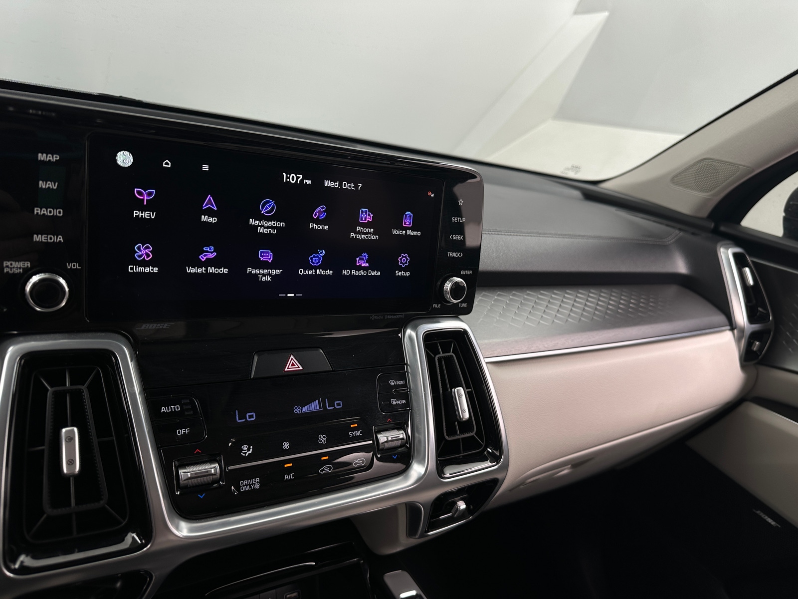 Thumbnail: 2023 Kia Sorento - 3