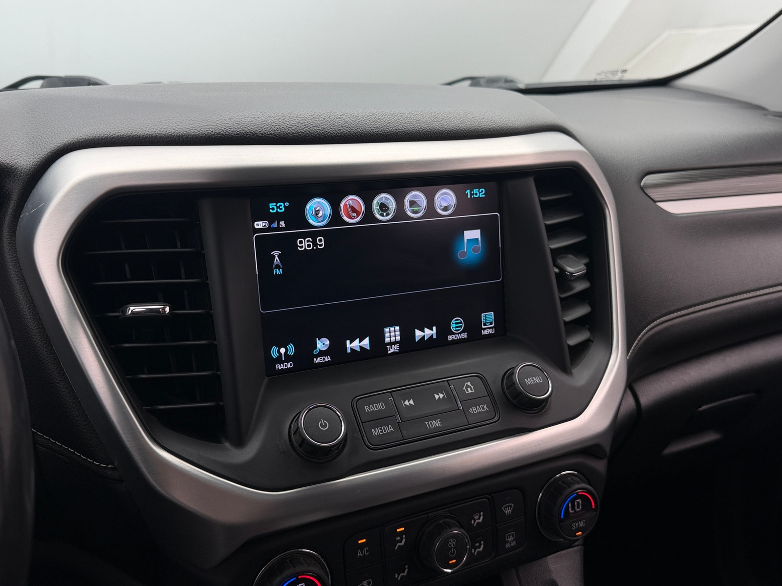 Thumbnail: 2018 GMC Acadia - 3