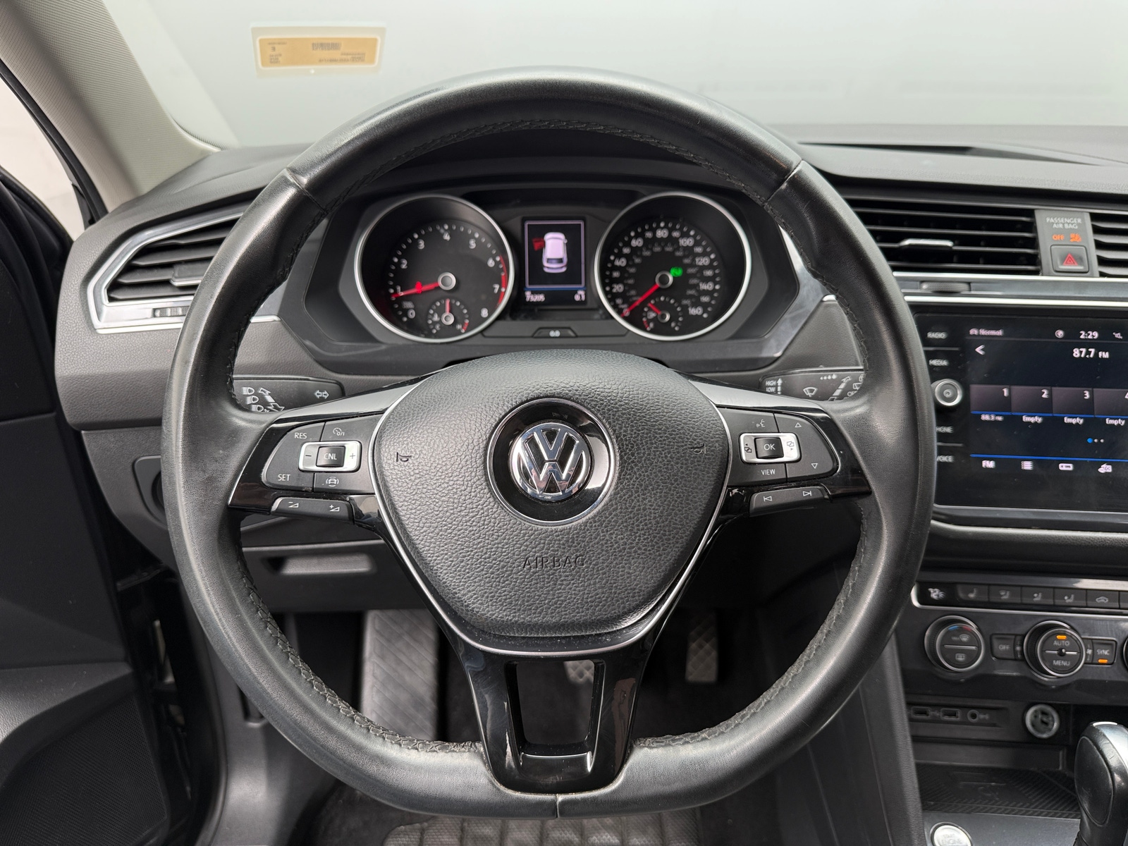 Thumbnail: 2020 Volkswagen Tiguan - 4