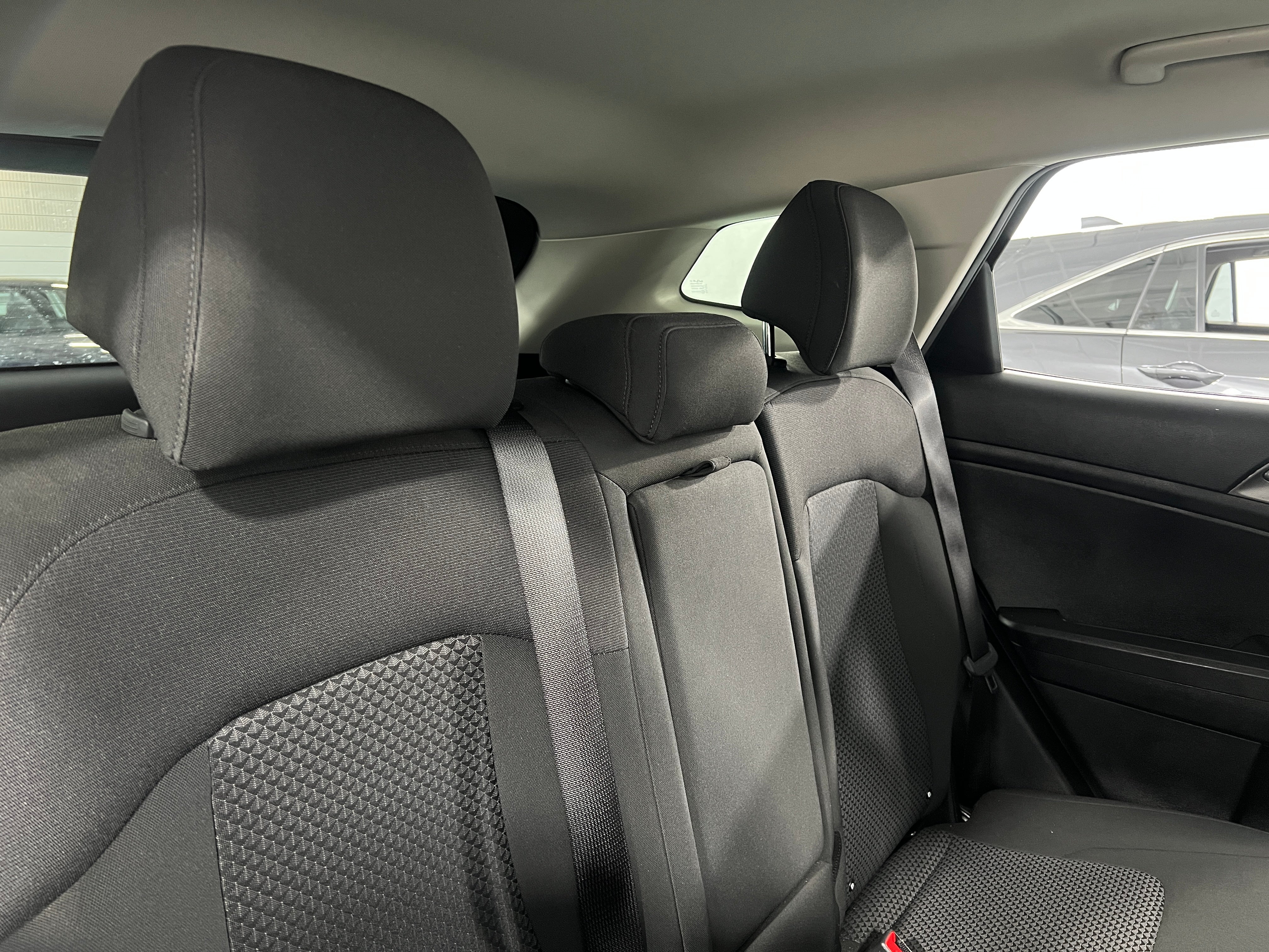 2026 Kia Sportage LX - Photo 3