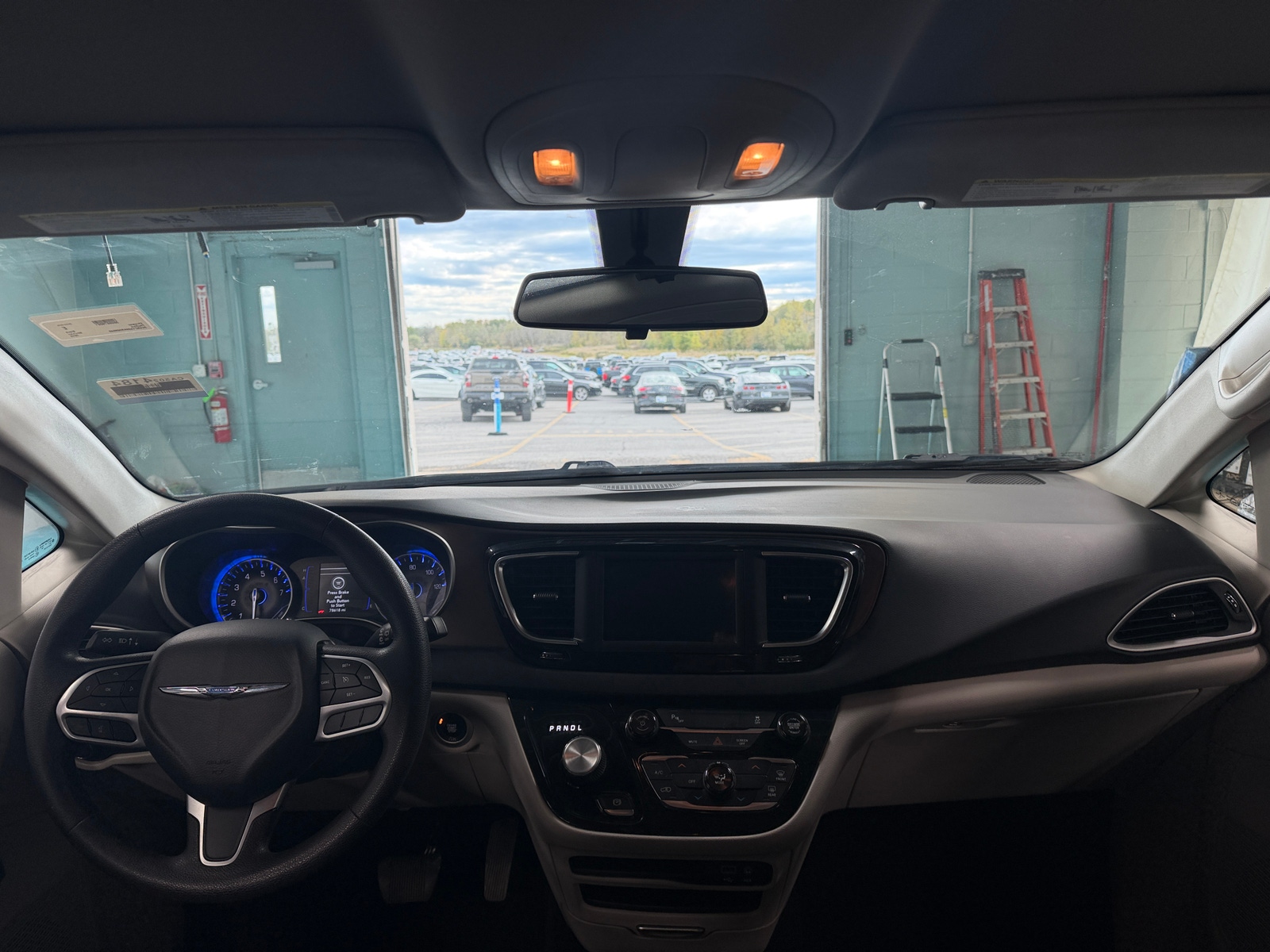 Thumbnail: 2019 Chrysler Pacifica - 3