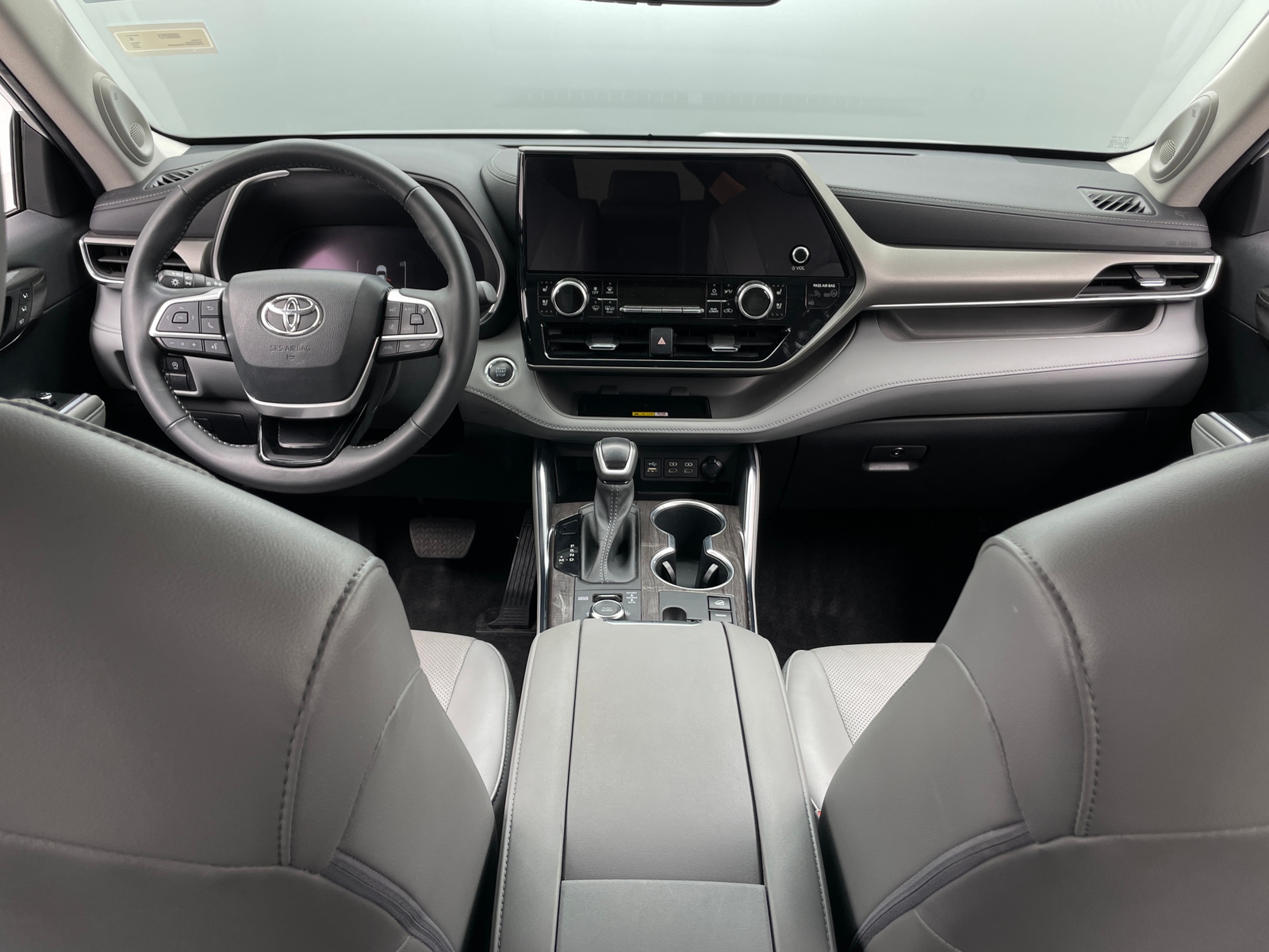 Thumbnail: 2023 Toyota Highlander - 2