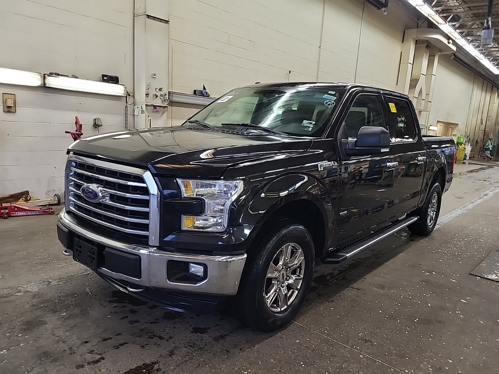 2015 Ford F-150 4WD Supercrew 145" XLT