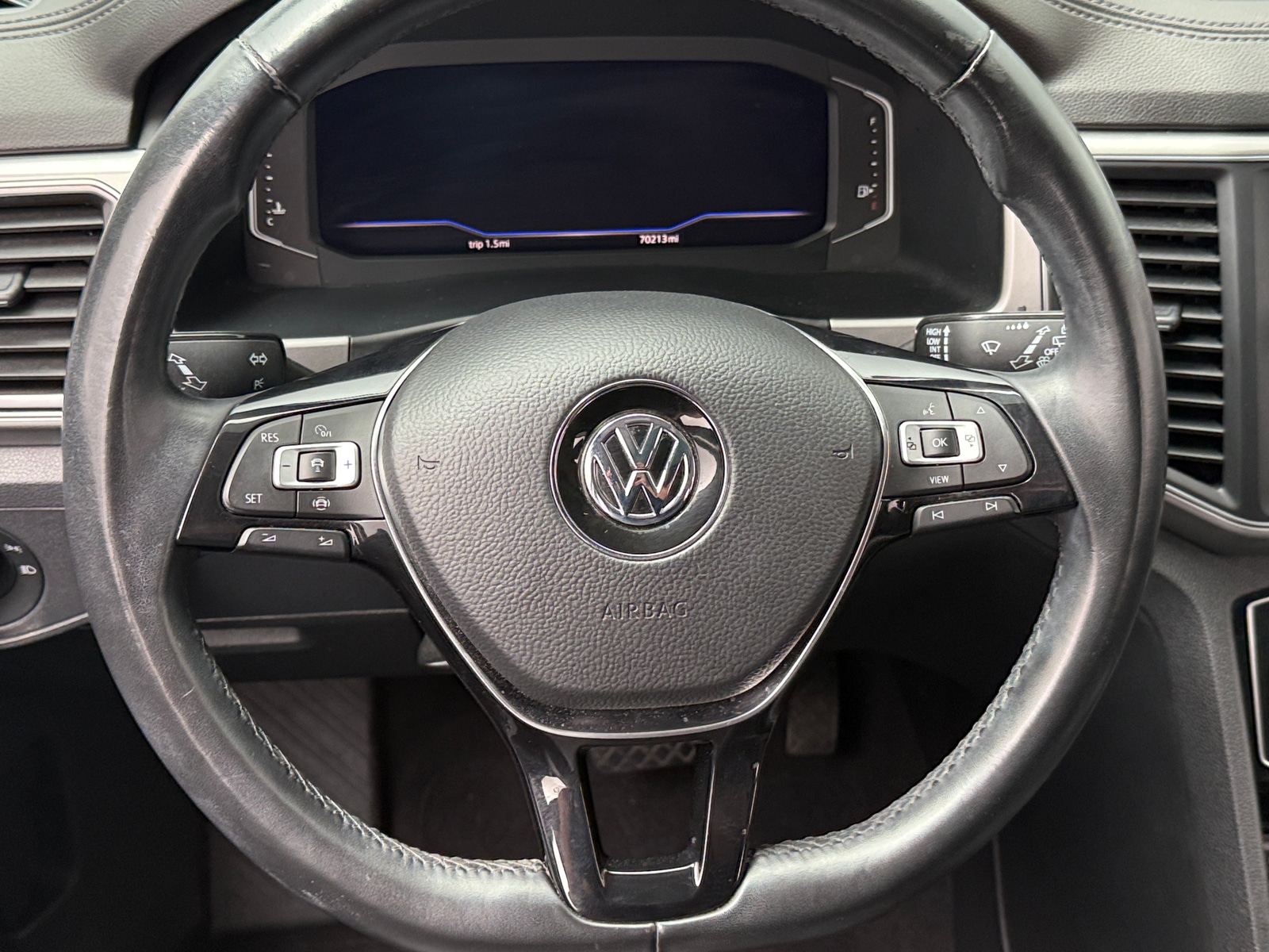 Thumbnail: 2019 Volkswagen Atlas - 4