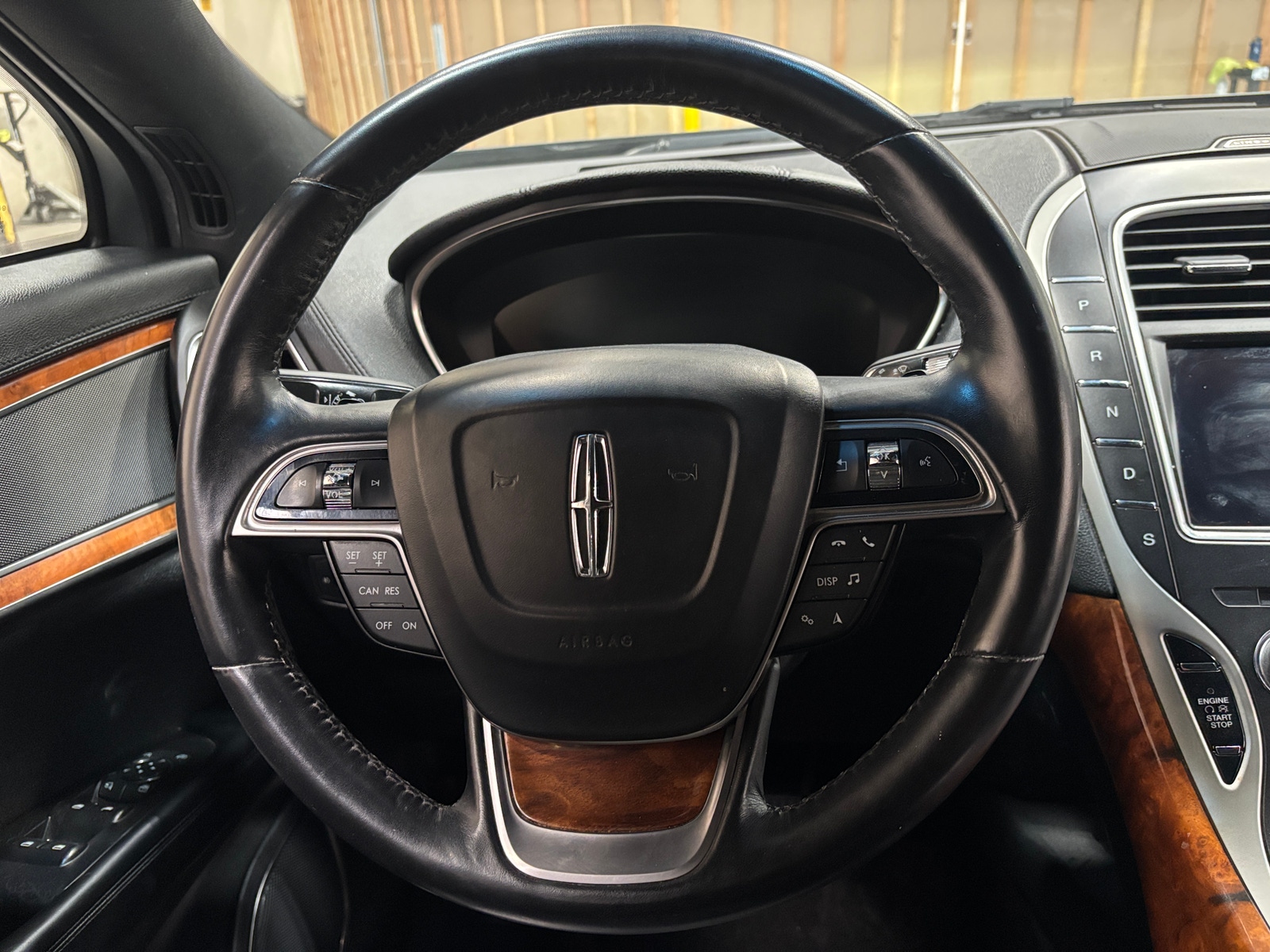 Thumbnail: 2019 Lincoln Nautilus - 4