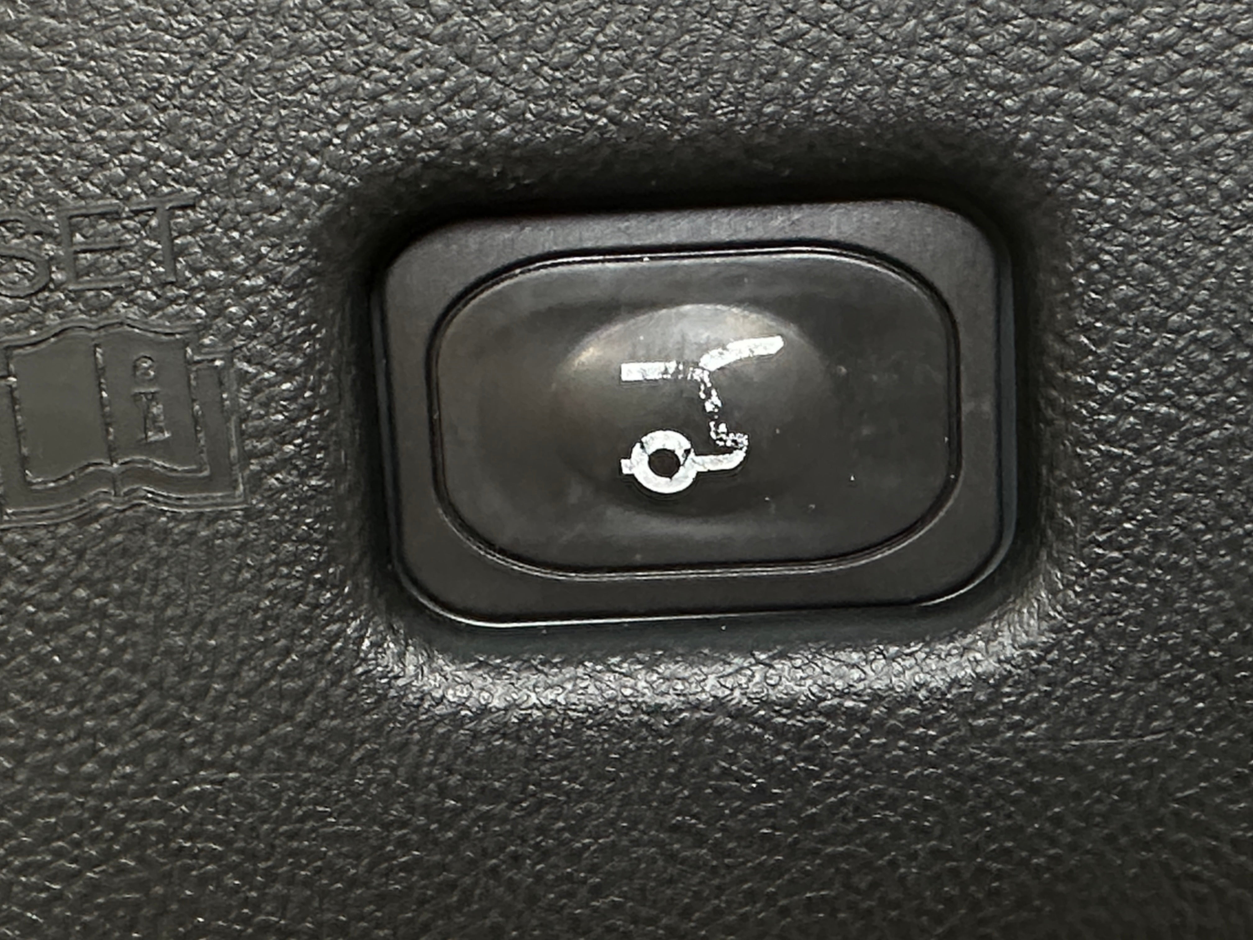 2LMPJ8K91KBL32049