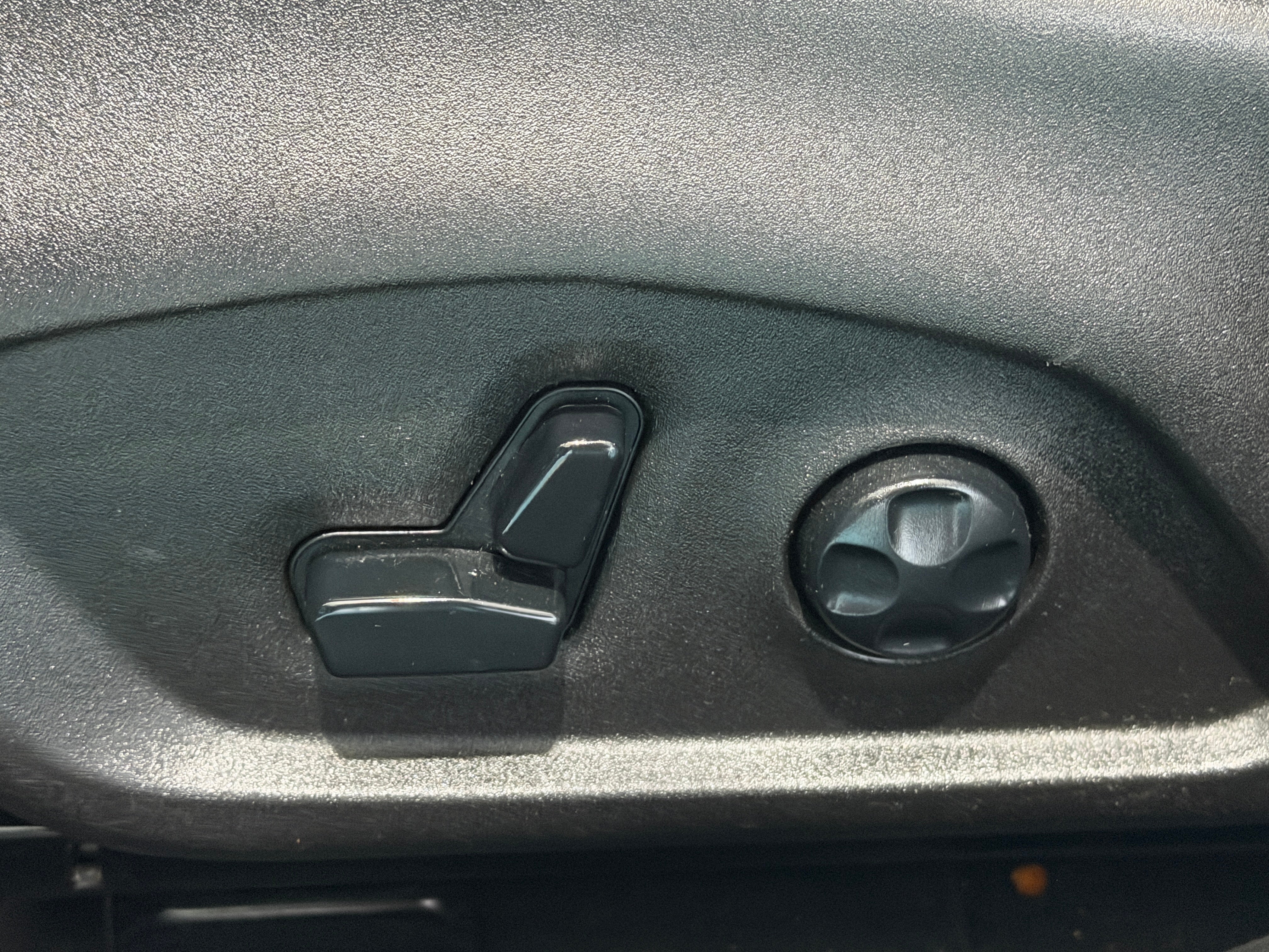 Used 2021 Jeep Renegade Latitude with VIN ZACNJDBB9MPM14822 for sale in Pewaukee, WI