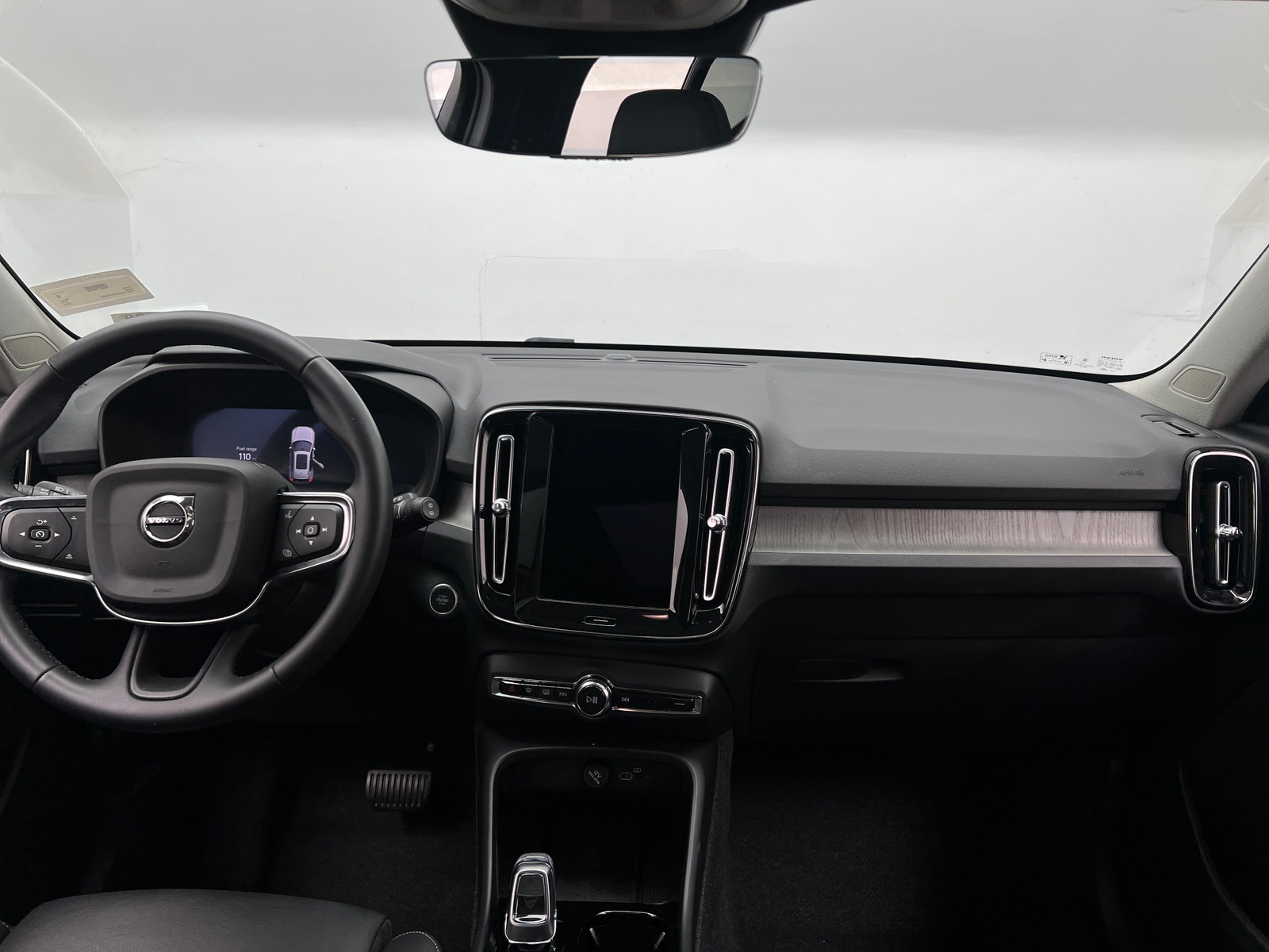 Thumbnail: 2026 Volvo XC40 - 3