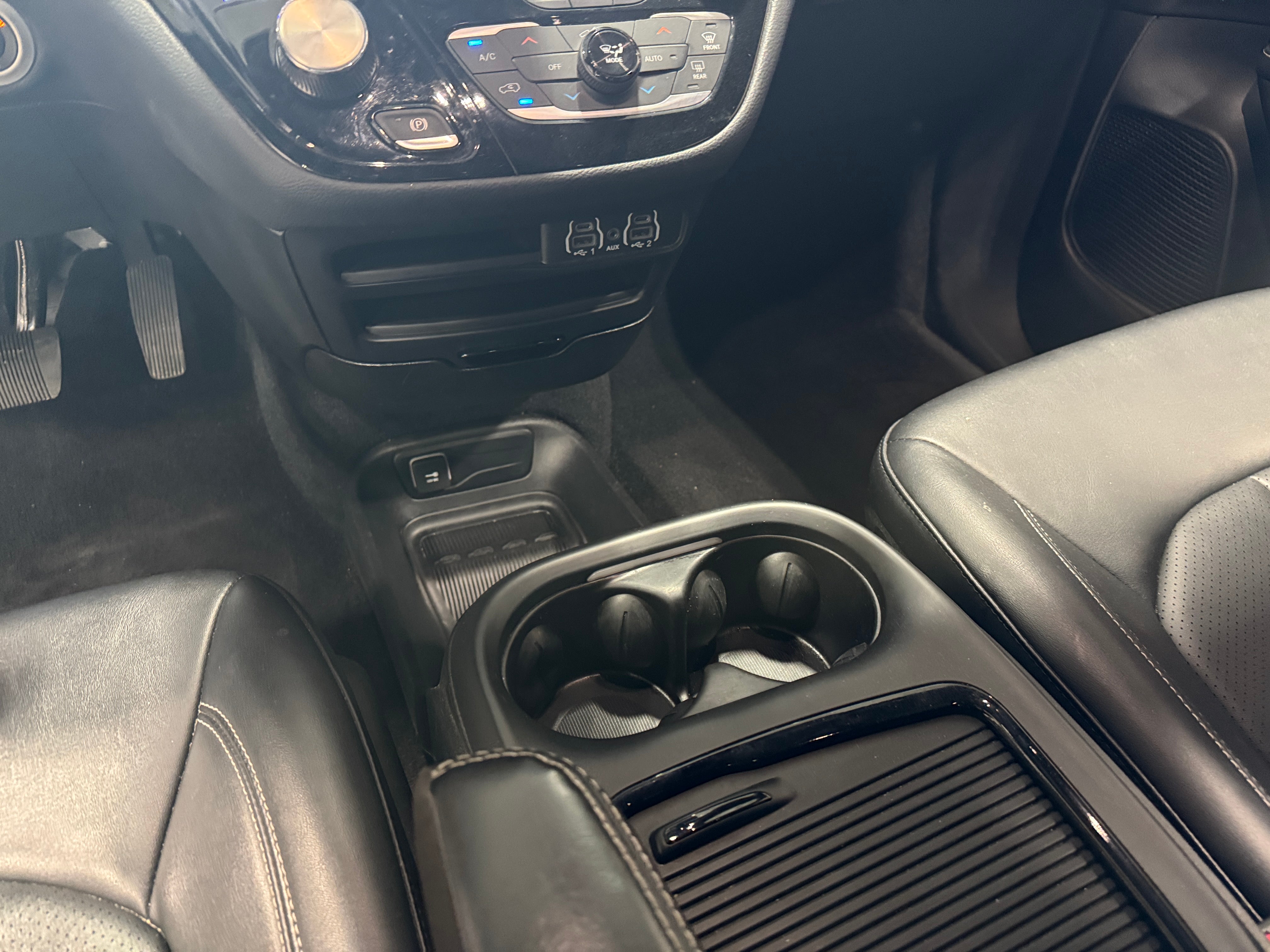 2024 Chrysler Pacifica PHEV Select
