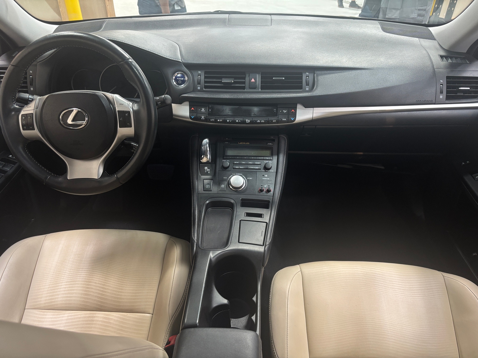 Thumbnail: 2011 Lexus CT - 2