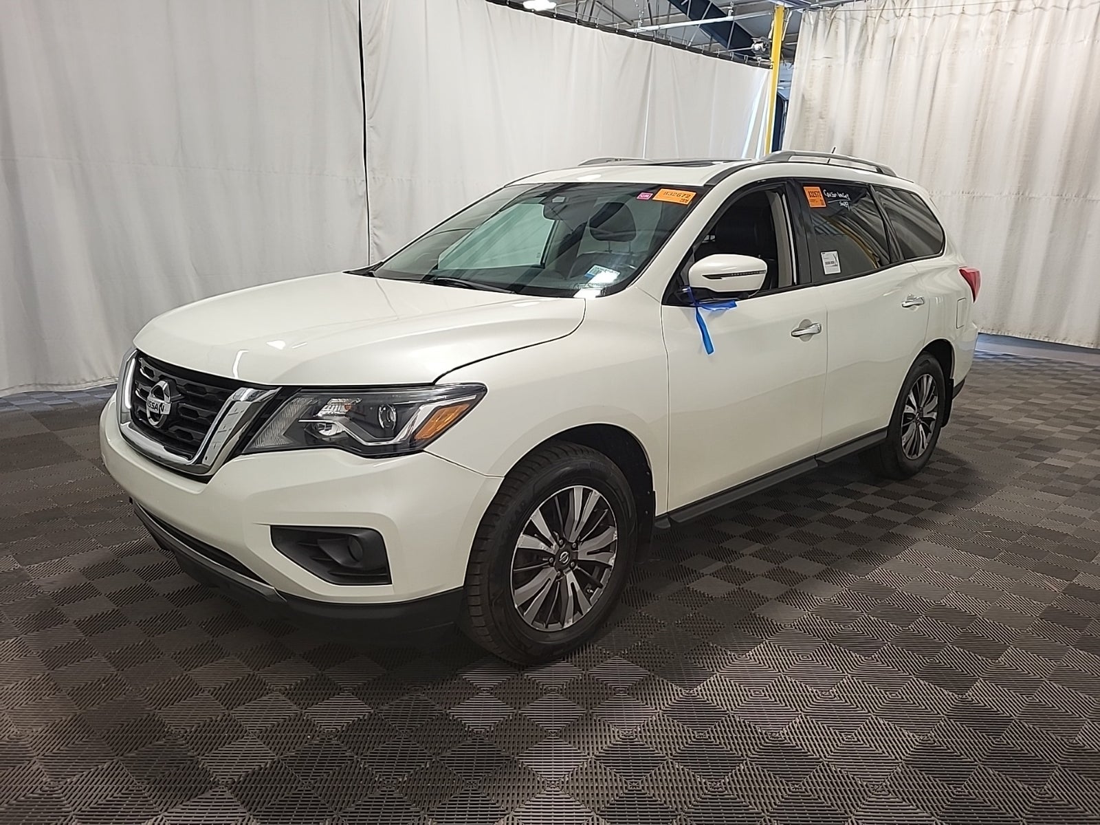 2017 Nissan Pathfinder SL