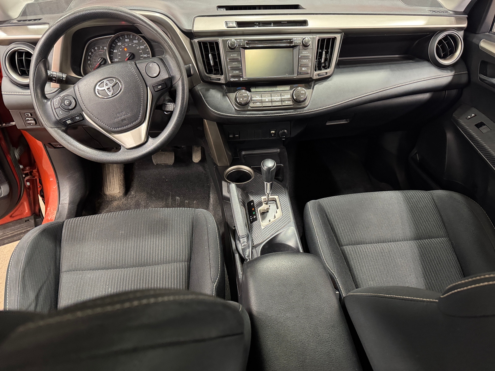Thumbnail: 2015 Toyota RAV4 - 3