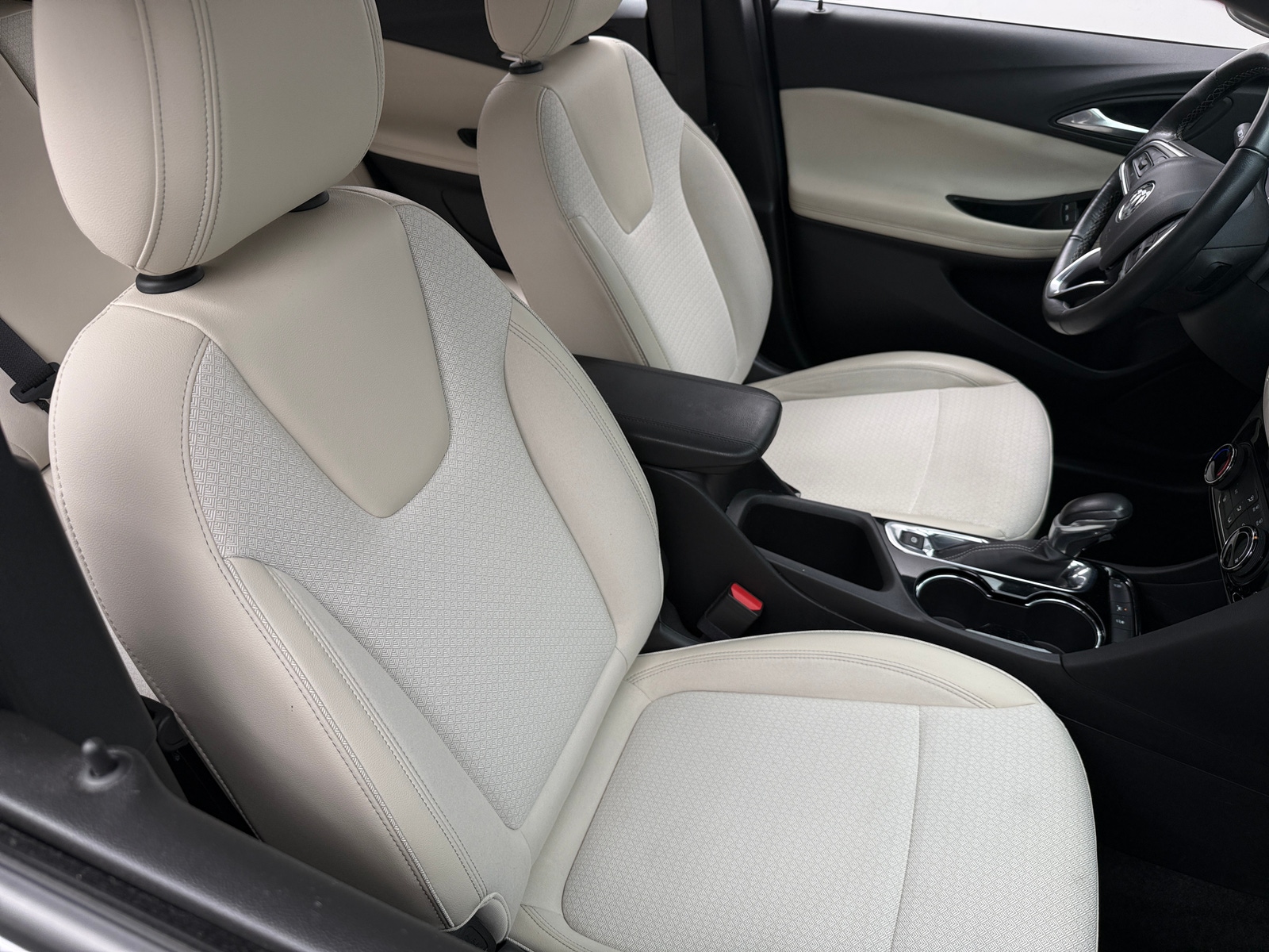 Thumbnail: 2023 Buick Encore GX - 2
